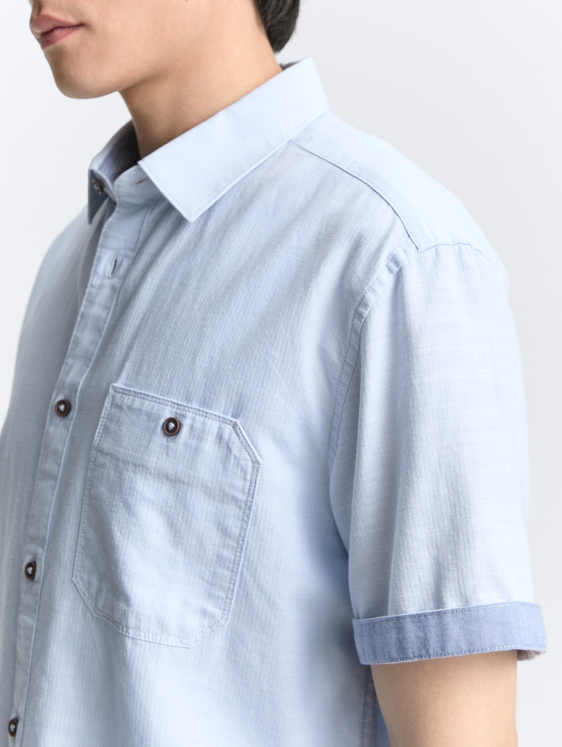 Regular Fit Kurzarmhemd mit Brusttasche - powder blue zigzag structure - Detail-Model-Ansicht