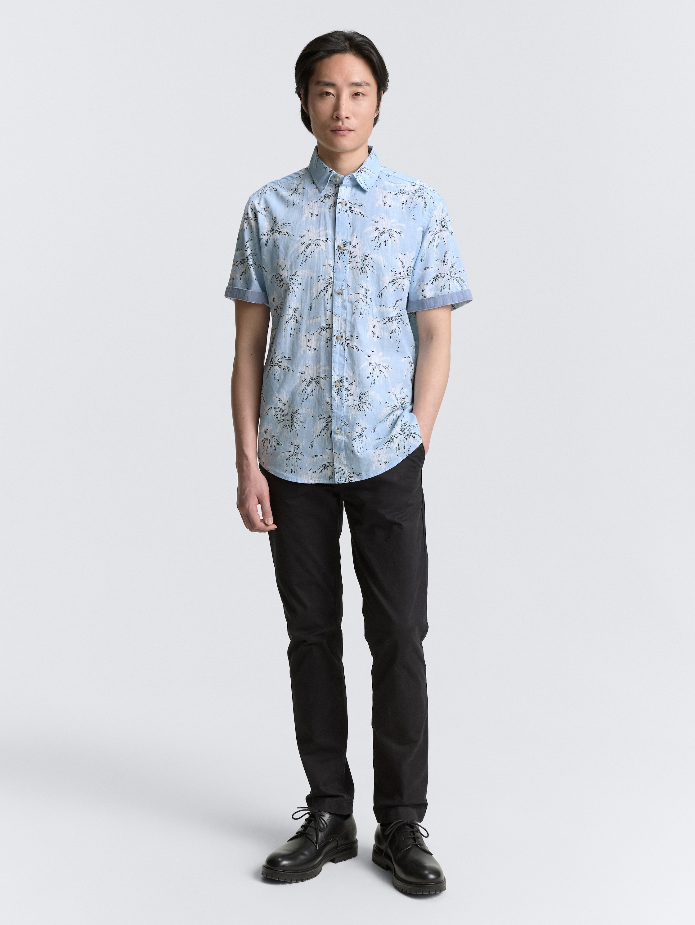 Chemise à manches courtes Regular Fit avec imprimé palmiers - powder_blue_stripe_palm_design - 