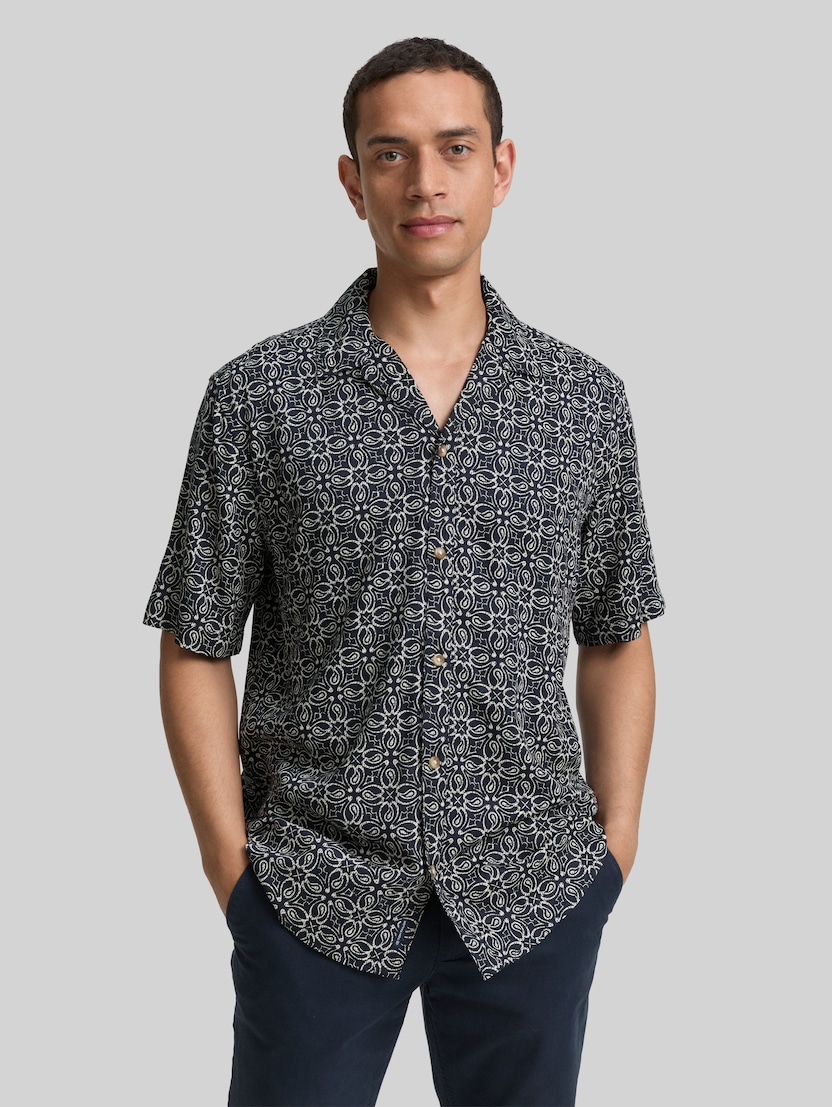 Comfort Fit Kurzarmhemd im Hawaii-Look von Men, navy mosaic design