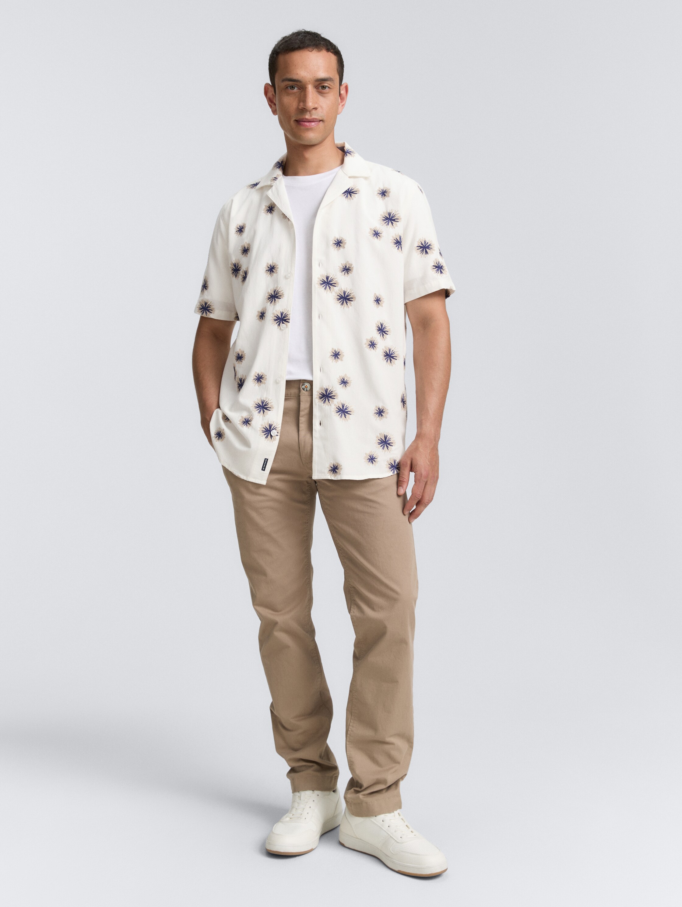 Regular Fit Kurzarmhemd im Hawaii-Look - embroidered_desert_design - 