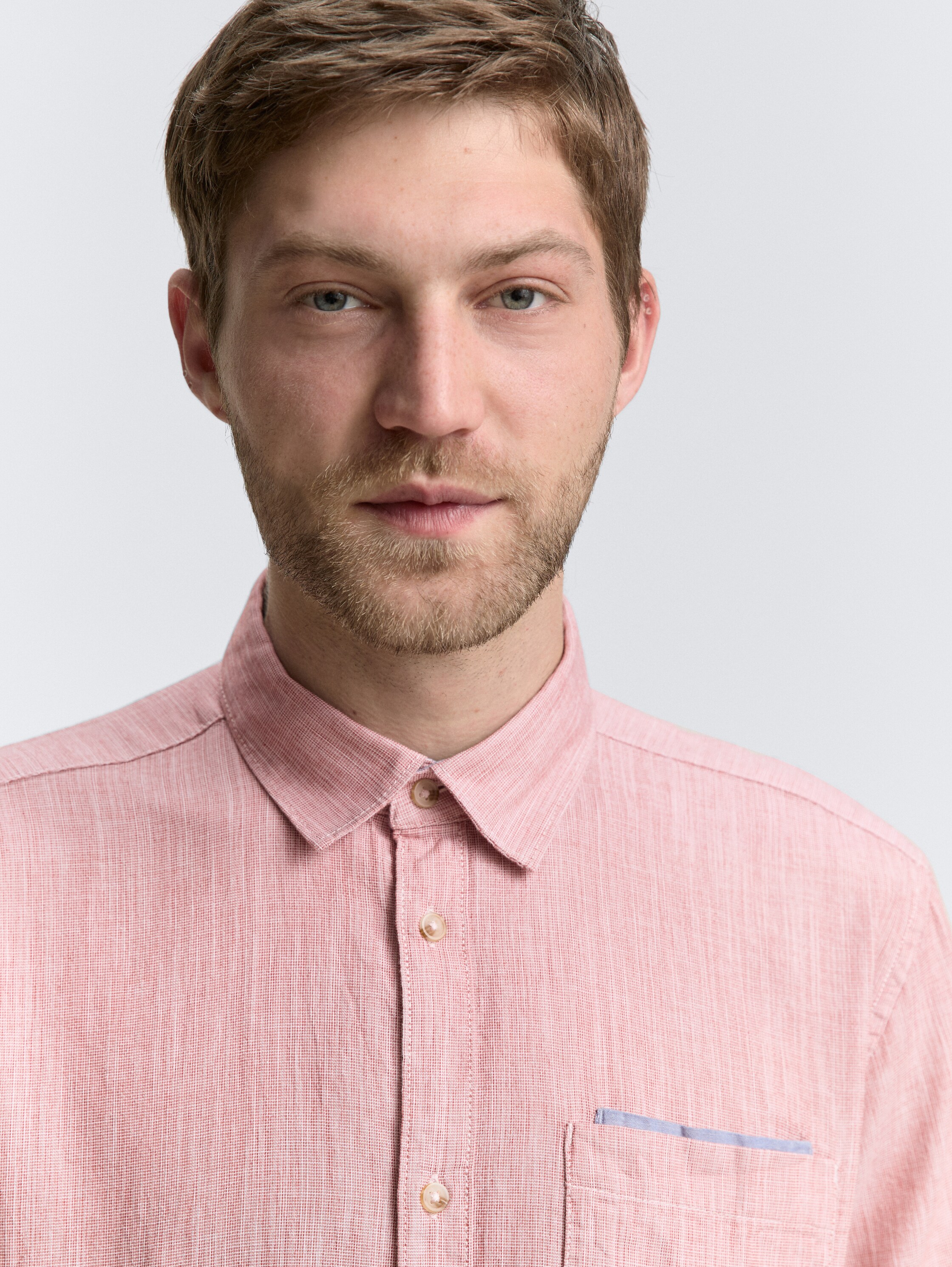 Regular Fit Kurzarmhemd aus Baumwolle - velvet_red_slub_structure - 