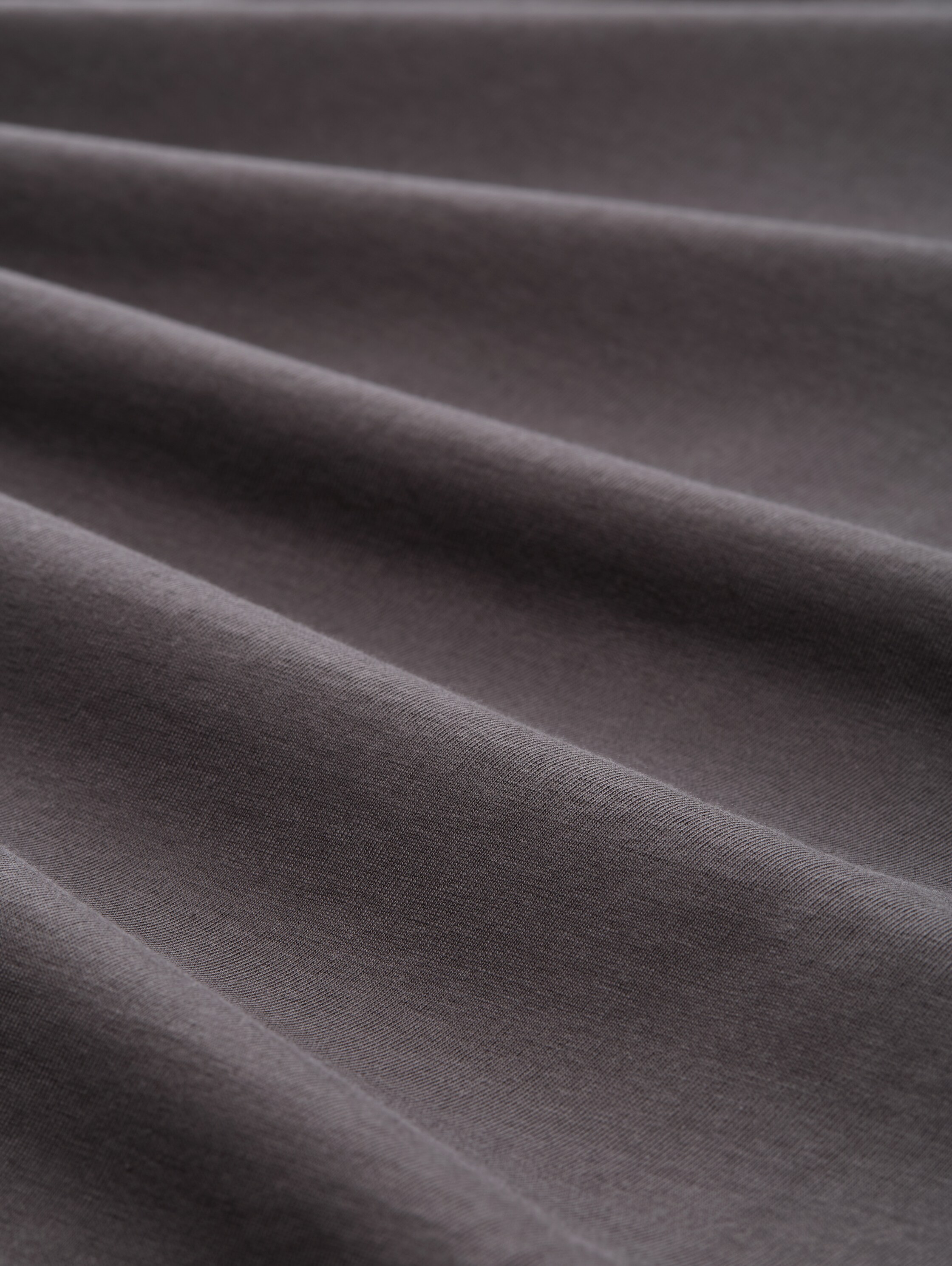 Basic T-Shirt mit V-Ausschnitt - pavement_grey - 