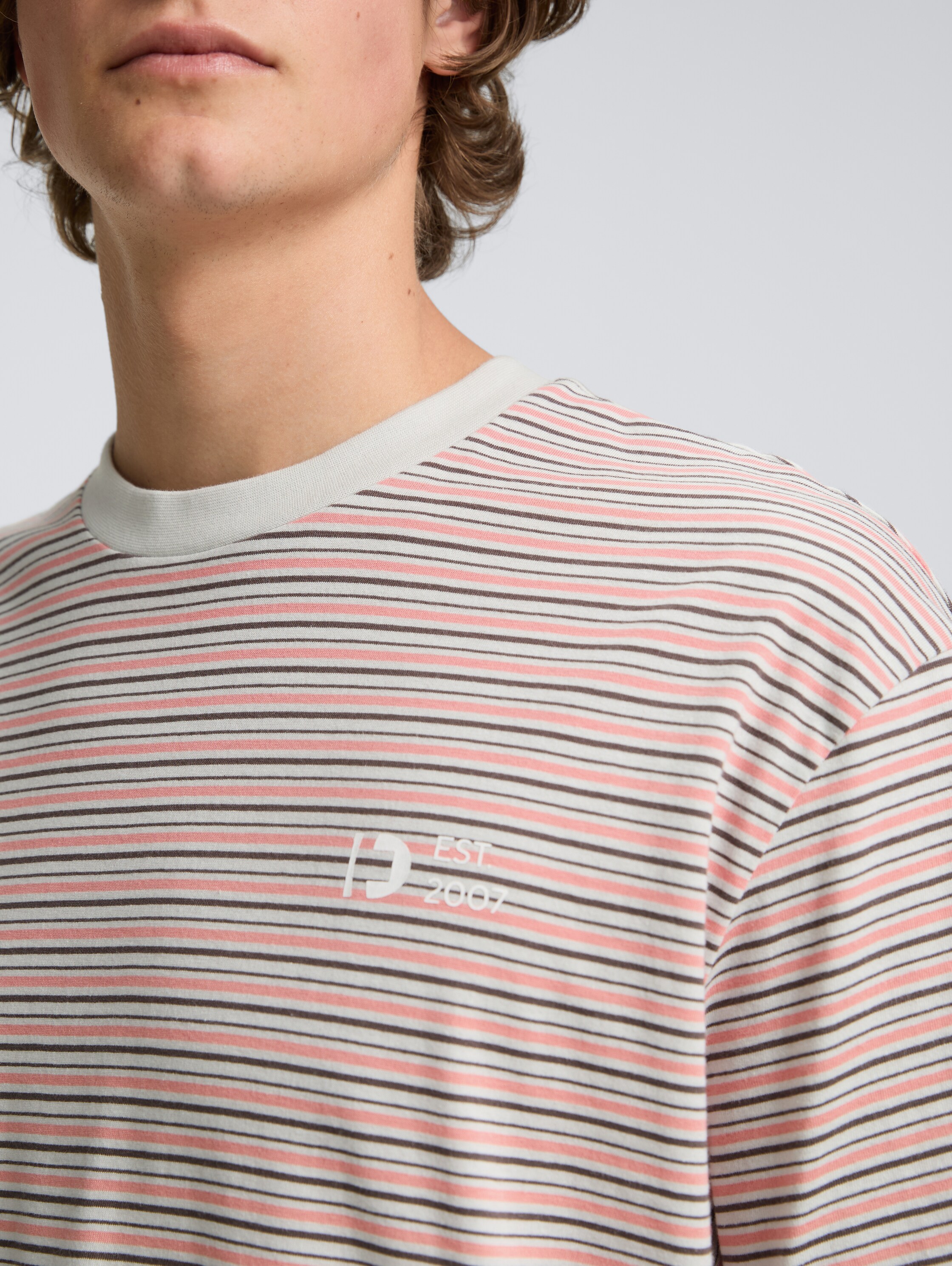 Relaxed Fit T-Shirt mit Streifenmuster - grey_rose_yd_fine_stripe - 