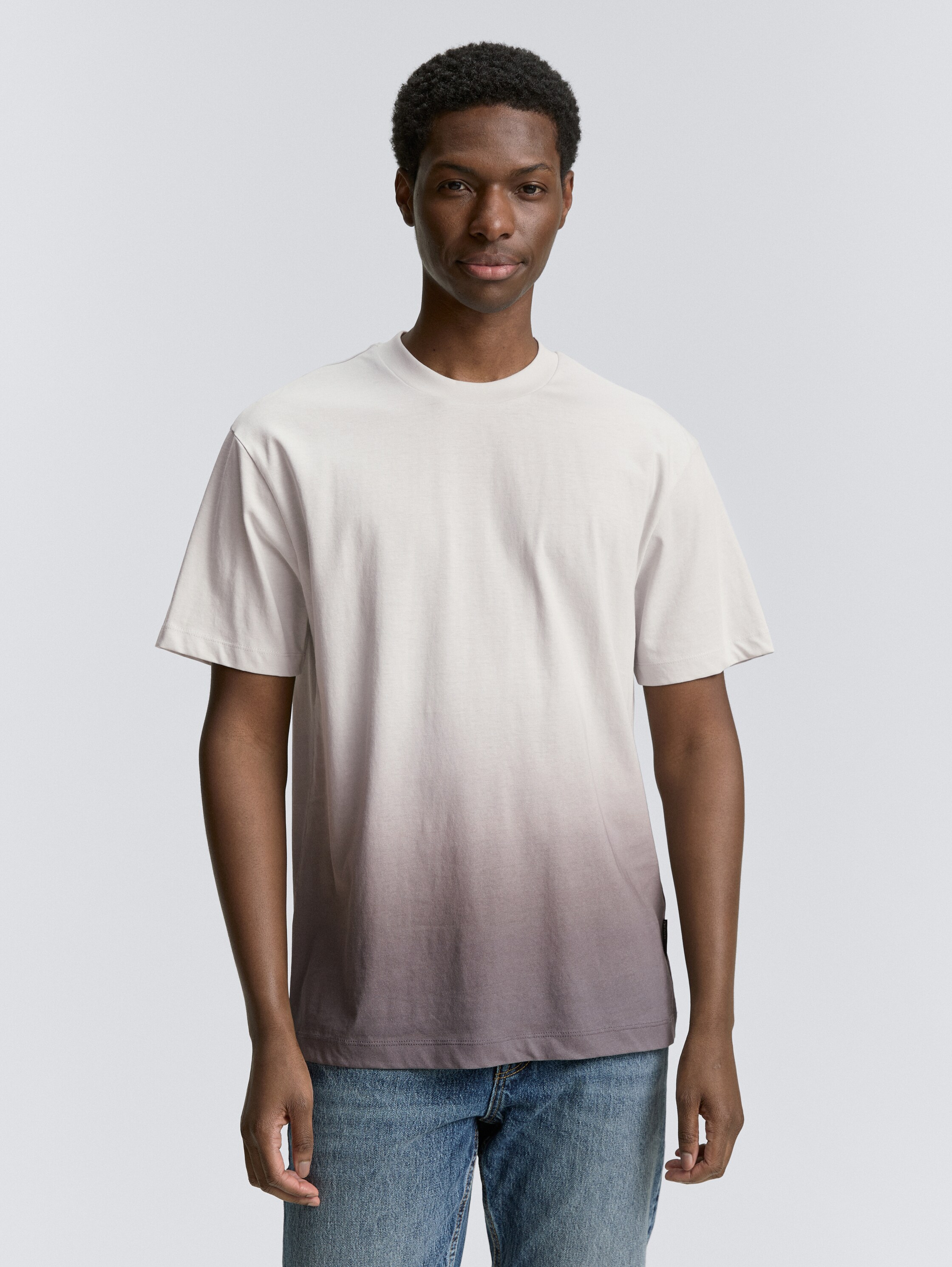 Relaxed Fit T-Shirt mit Farbverlauf - chalk_grey - 
