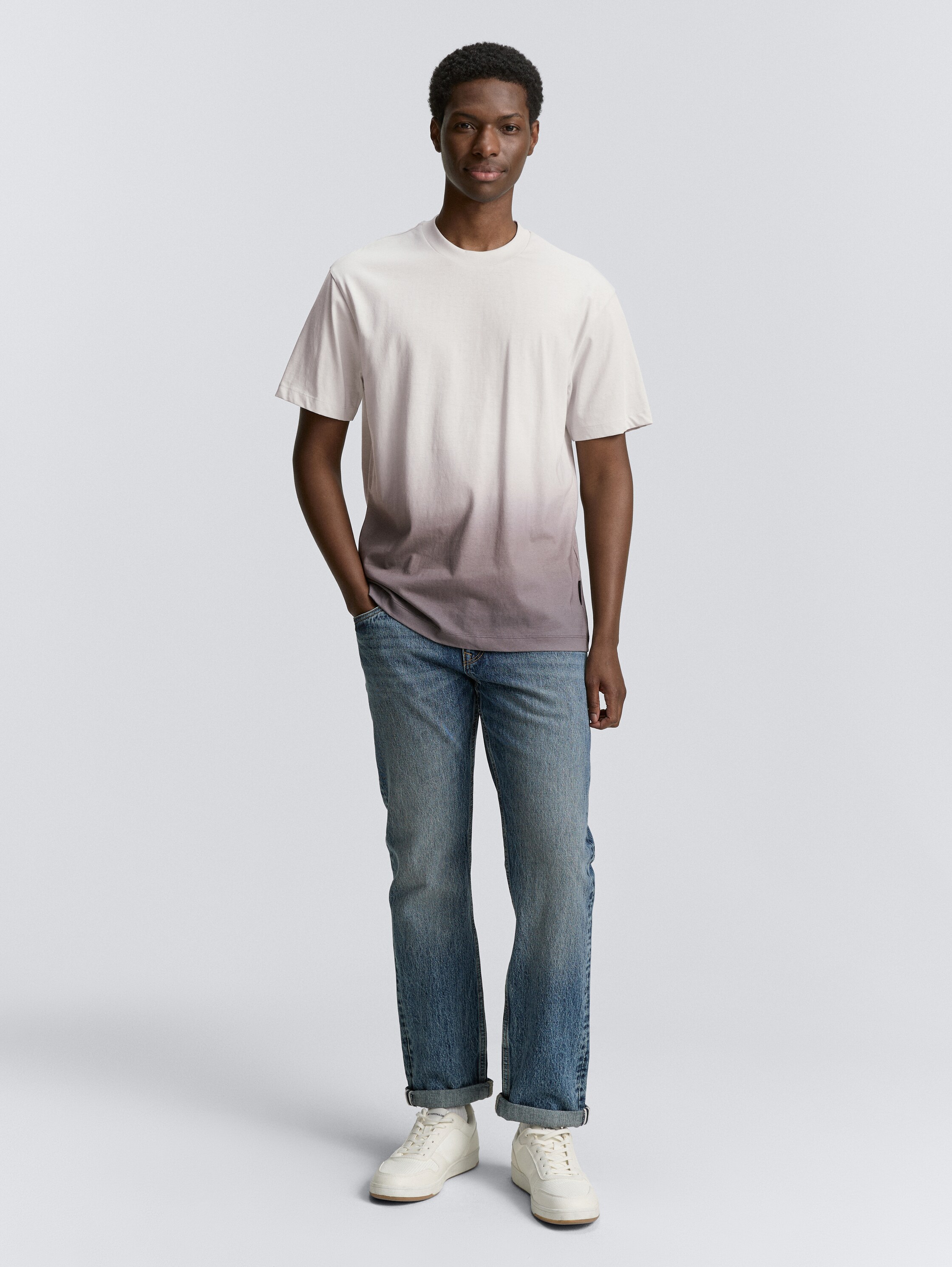 Relaxed Fit T-Shirt mit Farbverlauf - chalk_grey - 