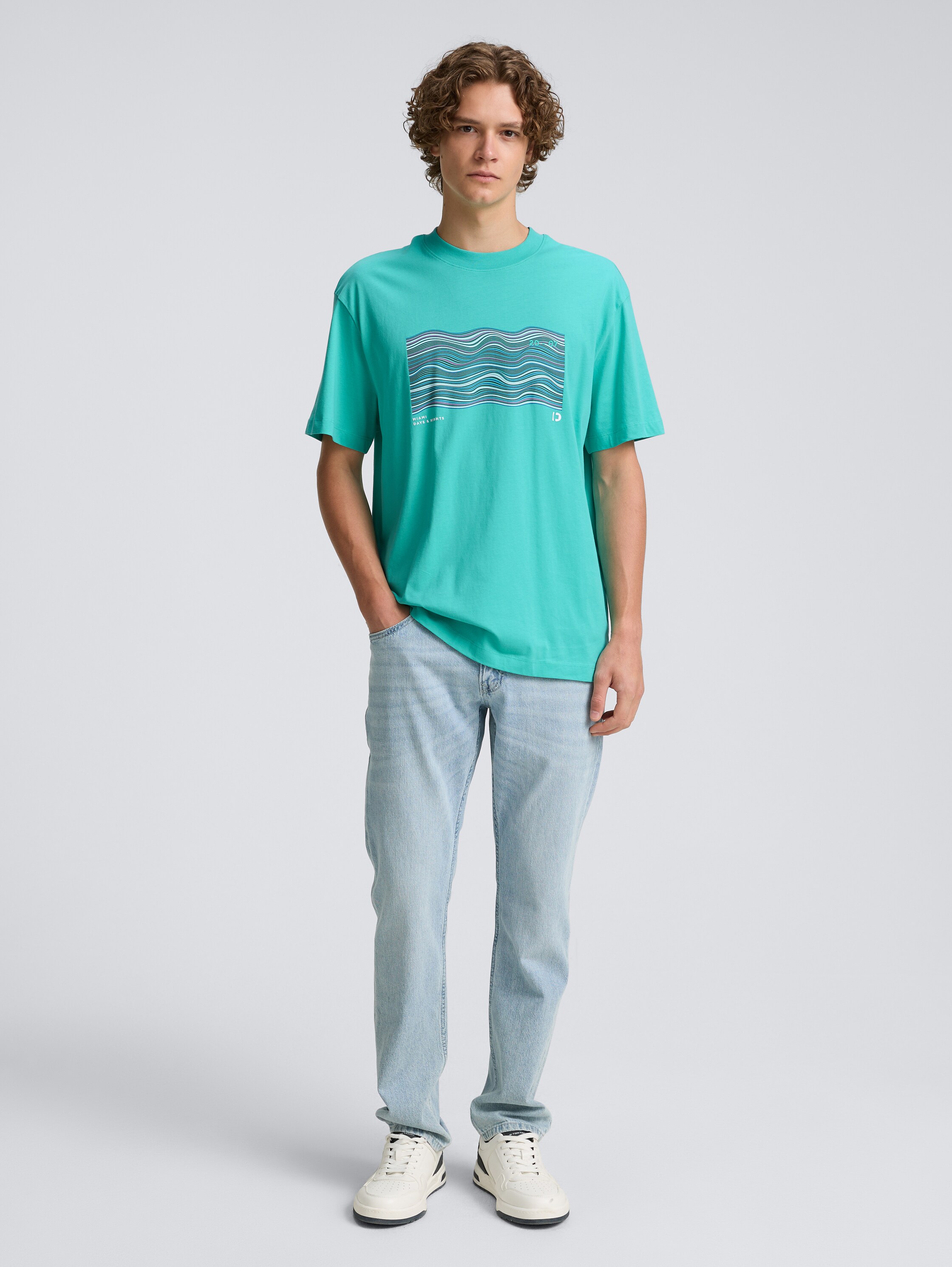 Relaxed Fit T-Shirt mit Print - waterfall_green_1 - 