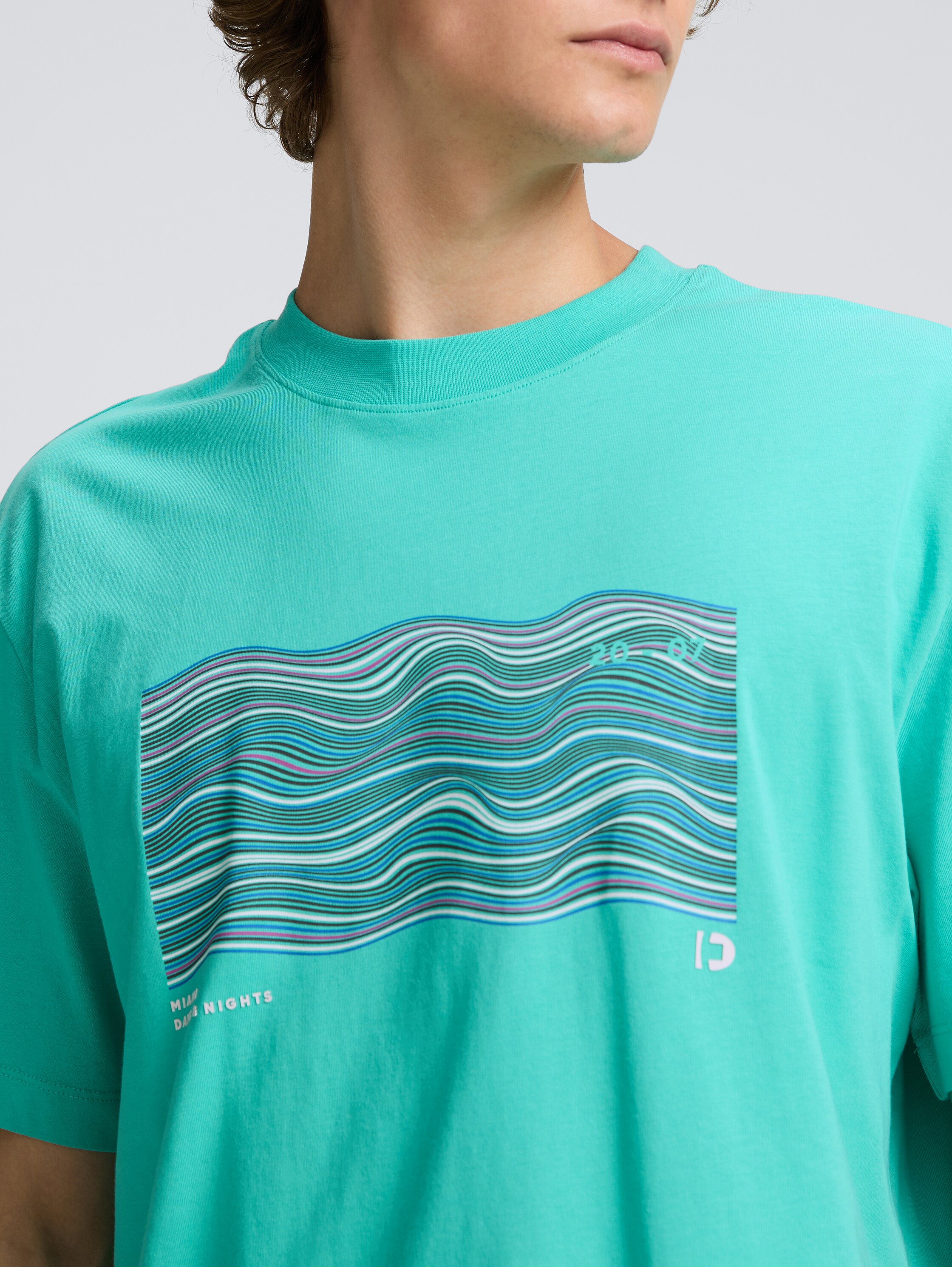 Relaxed Fit T-Shirt mit Print - waterfall_green_1 - 