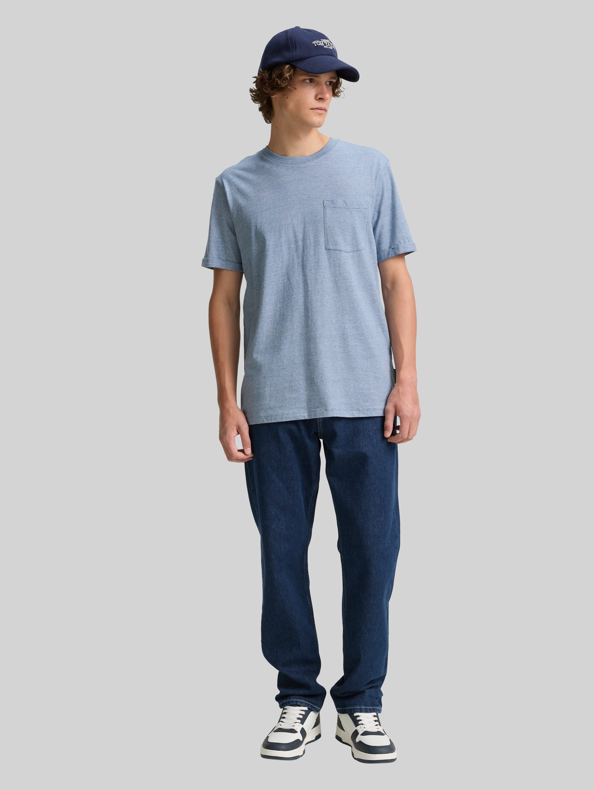 T-shirt with breast pocket - mystical blue - Model front view