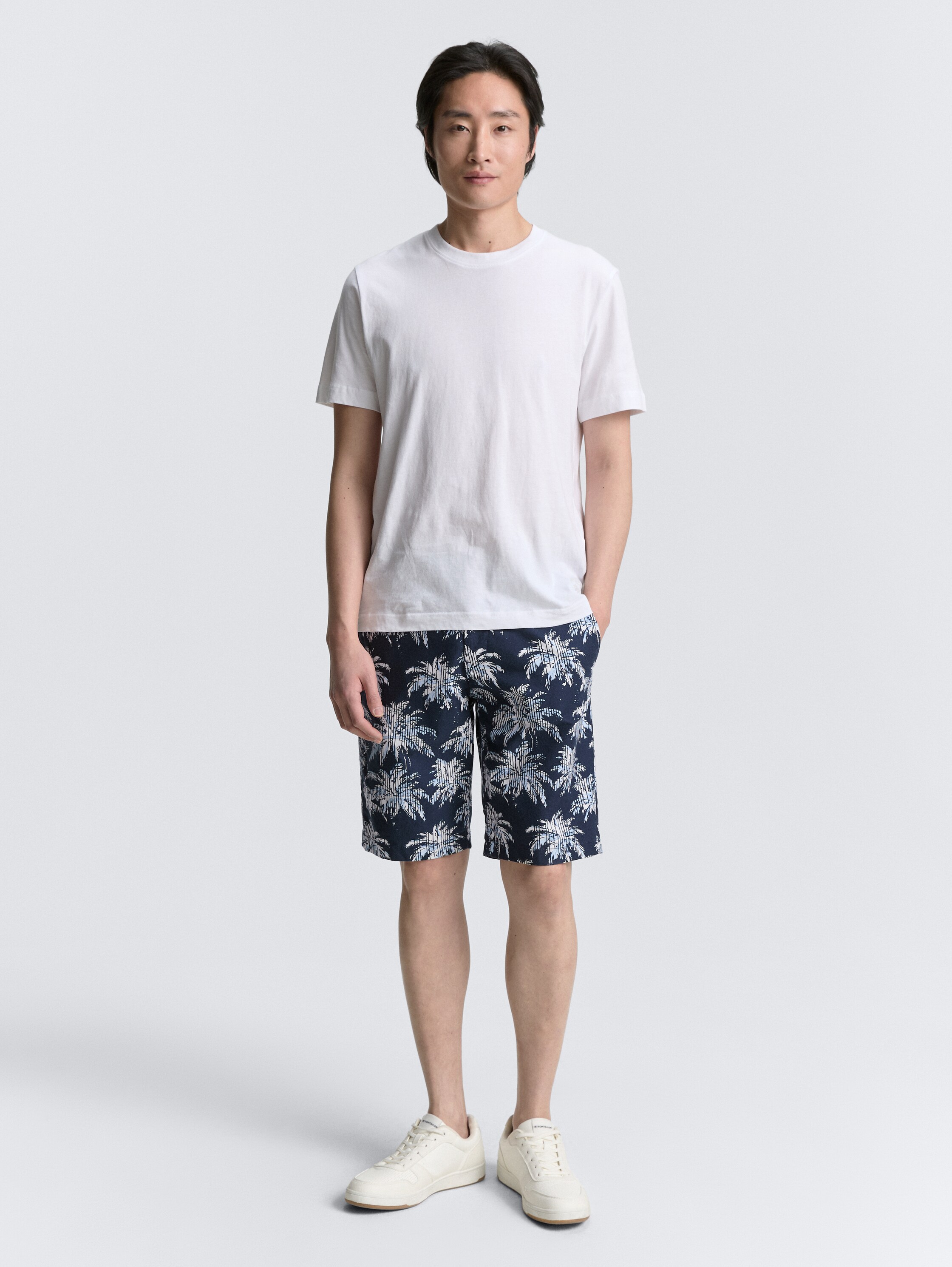 Regular Chino Shorts mit Palmen-Print - navy_blue_stripe_palm_design - 