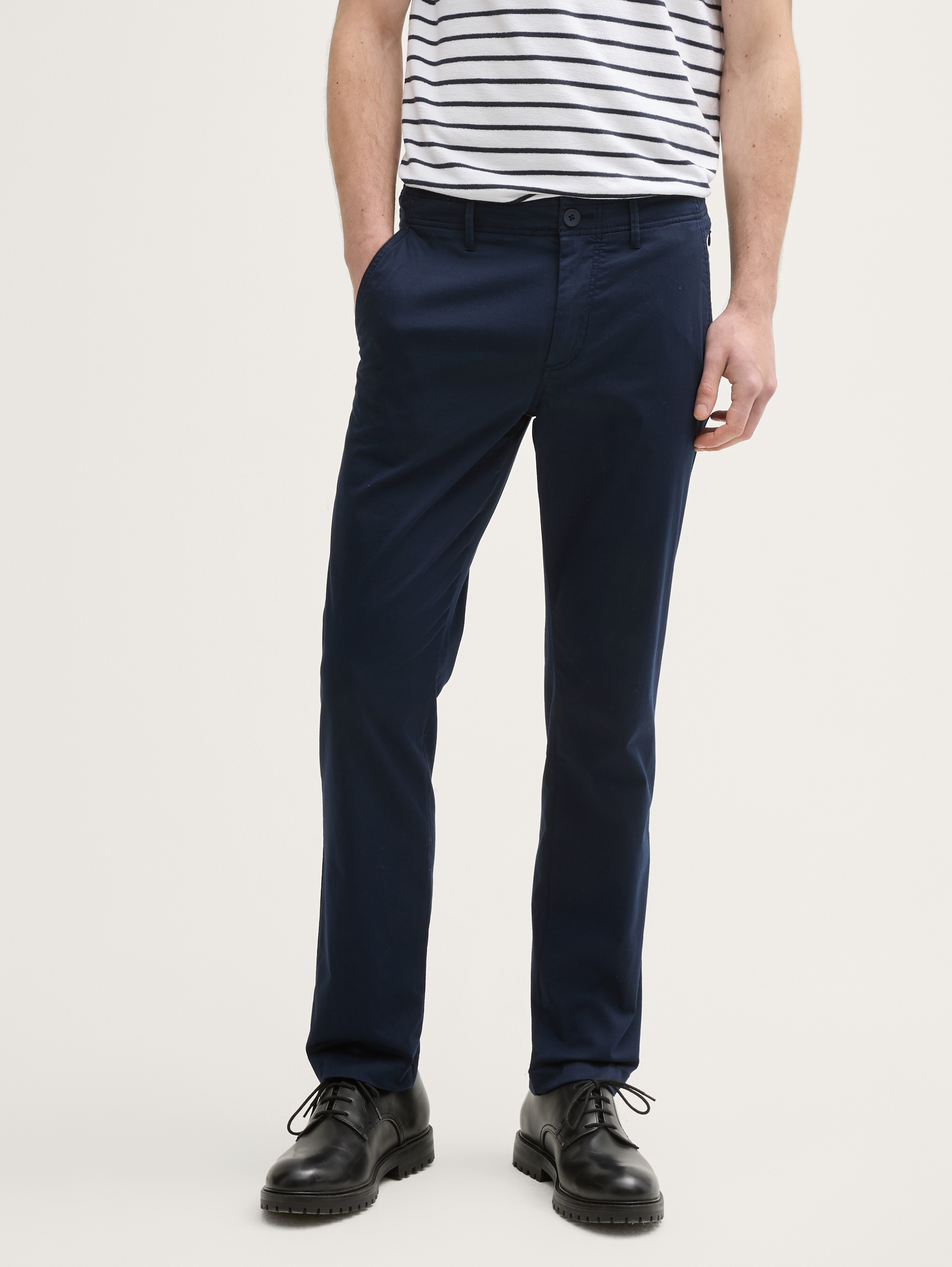 Lightweight chino trousers by Tom Tailor