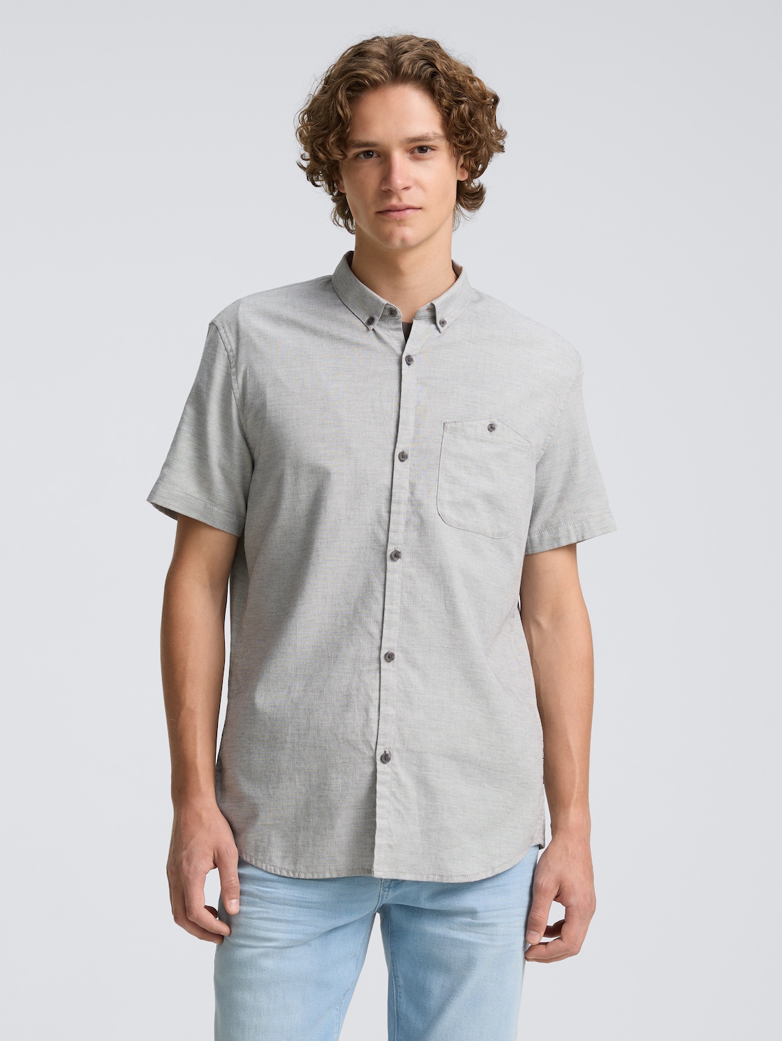 Regular Fit Kurzarmhemd mit Brusttasche - chalk grey structure - Ausschnitt Model-Vorderansicht