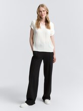 Blouse ample à encolure en V - Whisper White - Vue de face du modèle