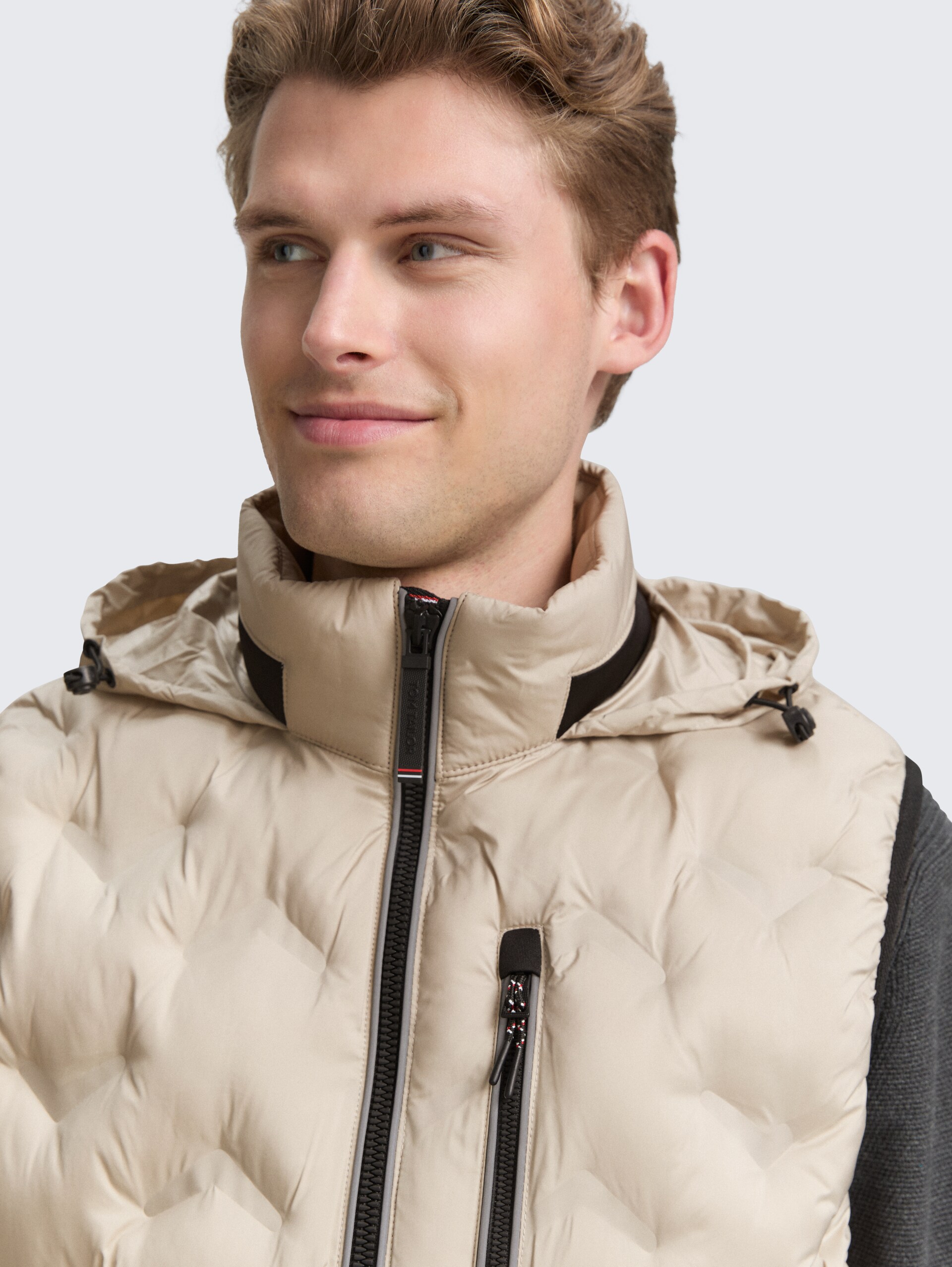 Hybrid Lightweight Steppweste - light cashmere - Detail-Model-Ansicht