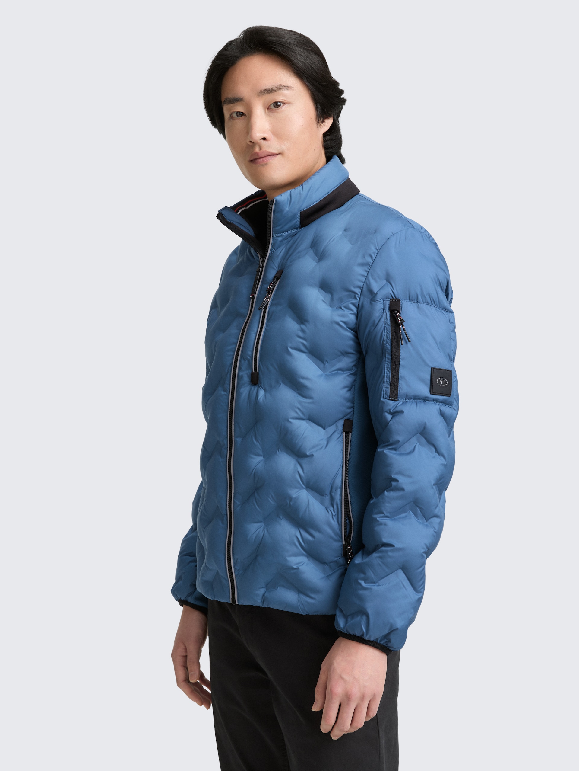 Hybrid Lightweight Steppjacke mit verstaubarer Kapuze - real teal blue - Model-Vorderansicht