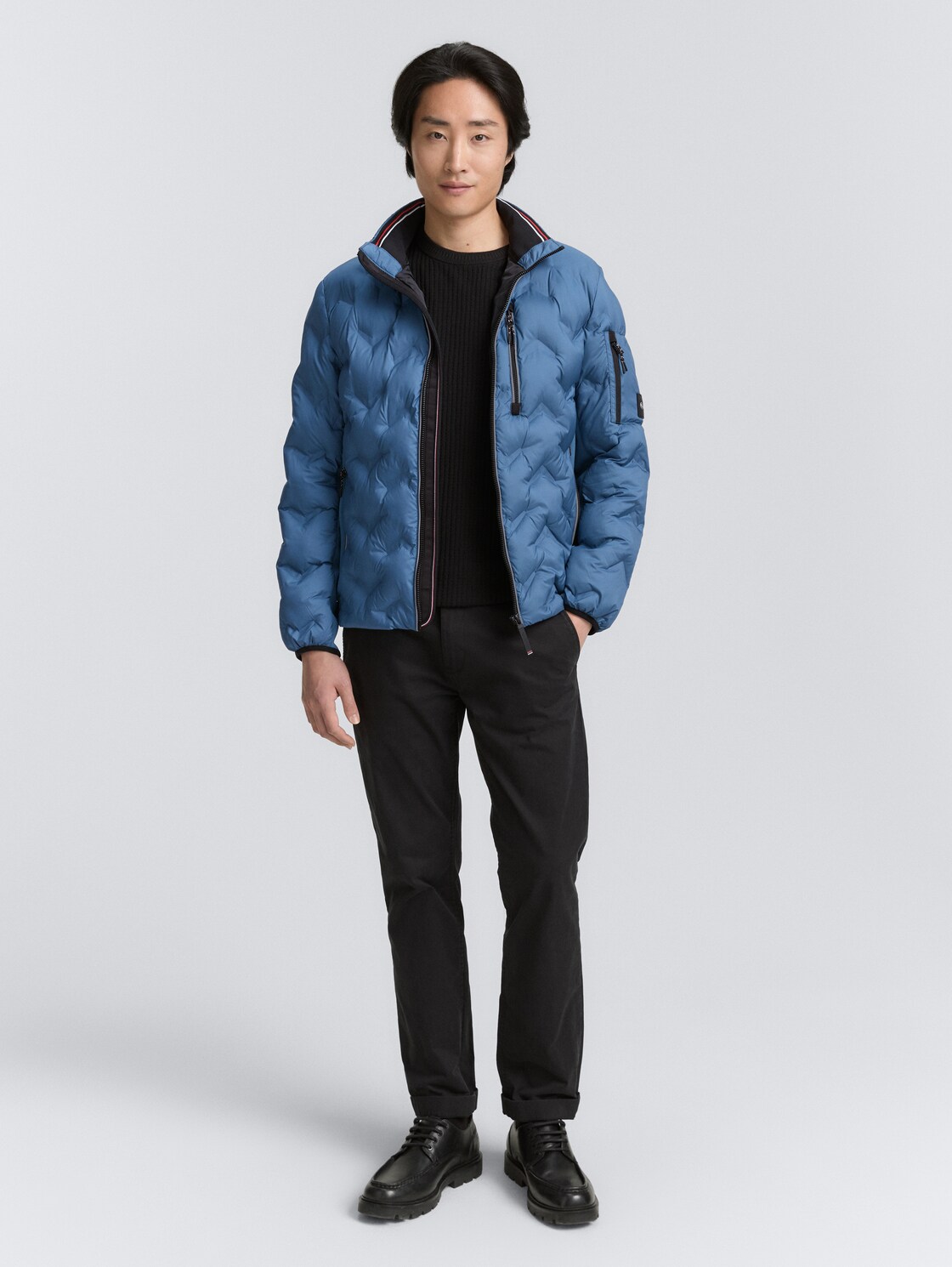 Hybrid Lightweight Steppjacke mit verstaubarer Kapuze - real teal blue - seitliche Model-Ansicht