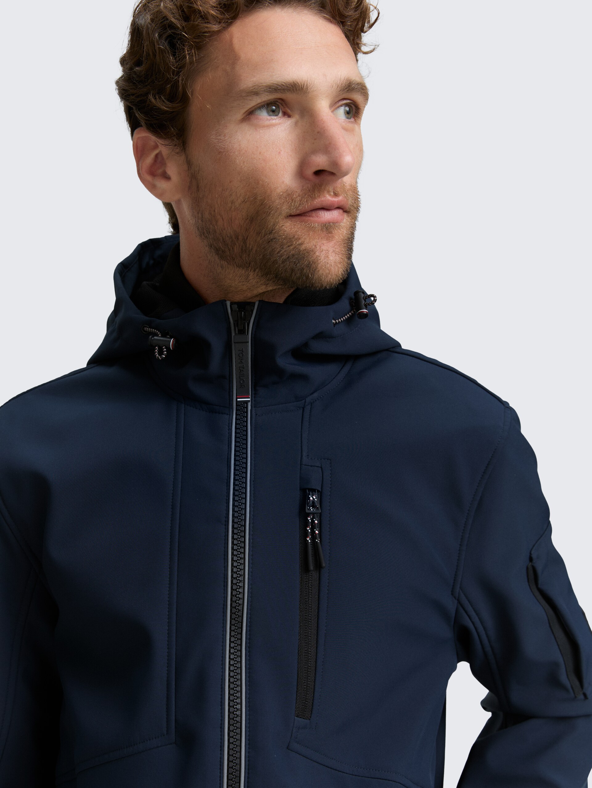 Softshell Jacke mit Kapuze - sky captain blue - Detail-Model-Ansicht