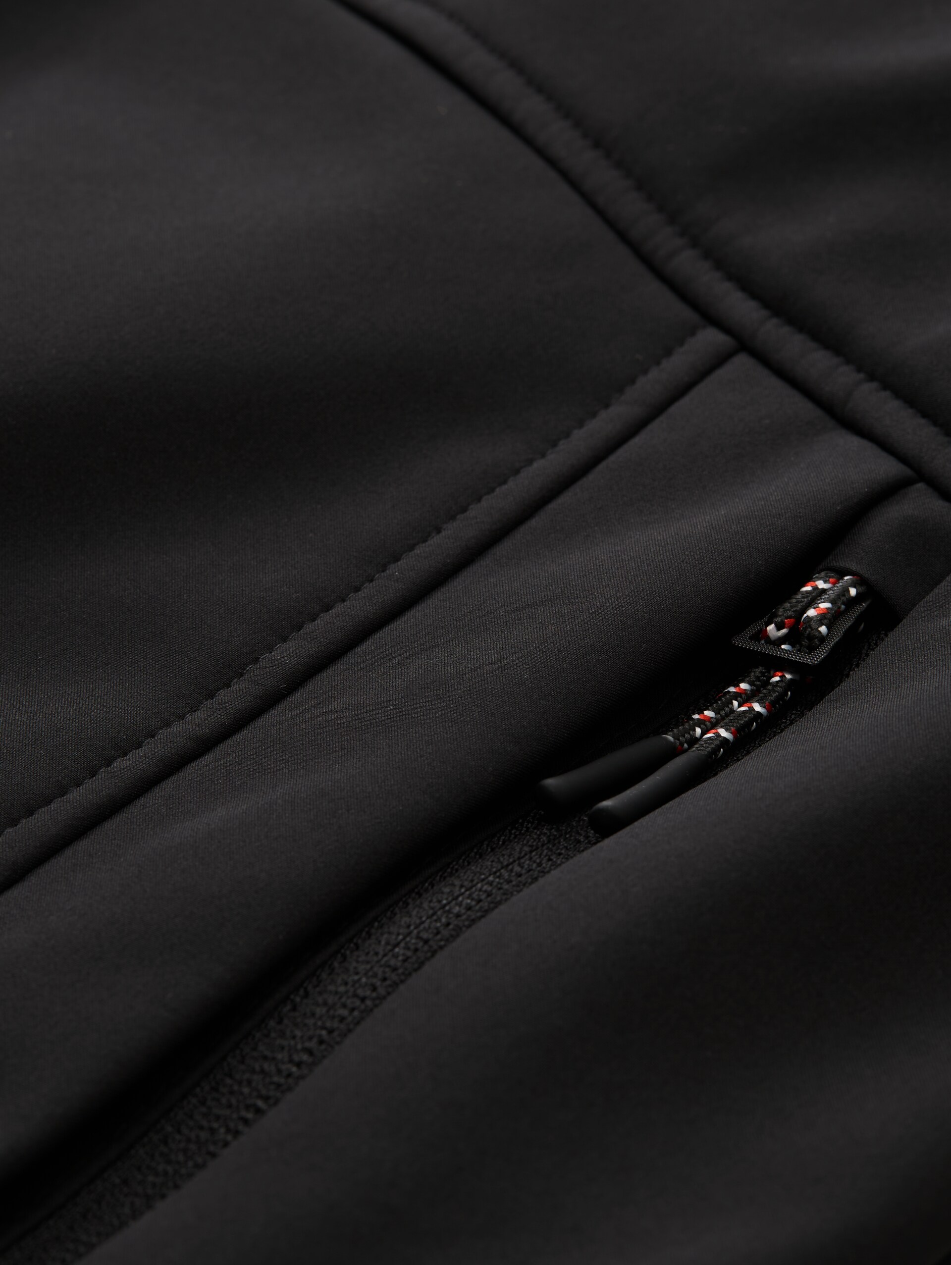 Softshell Jacke mit Kapuze - Black - Produkt-Detail-Ansicht