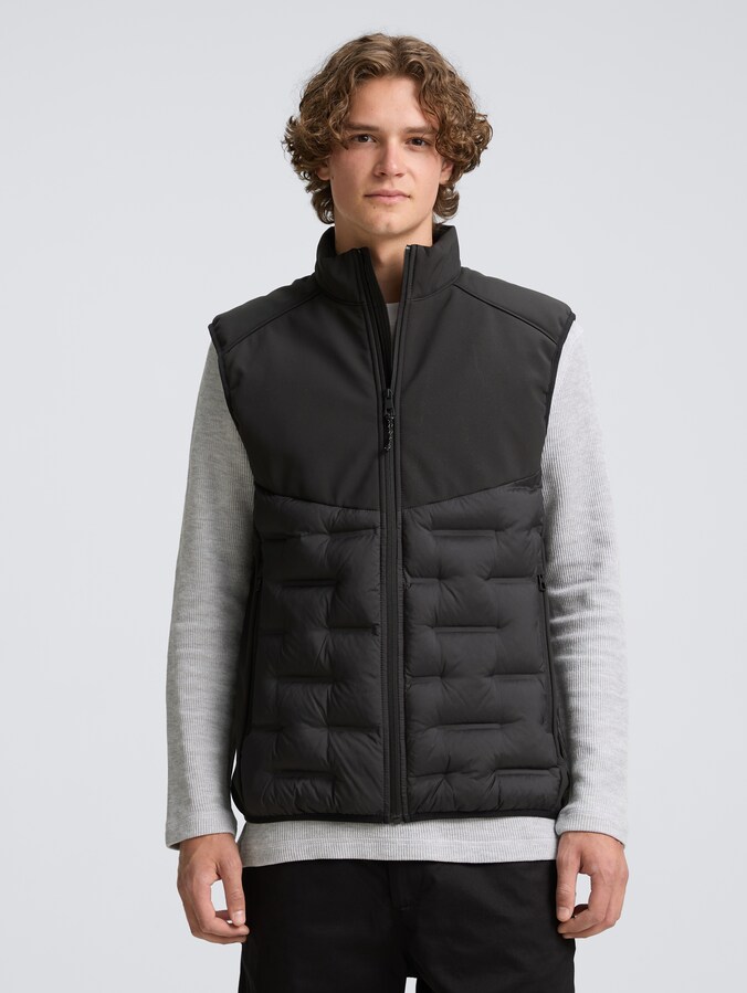 Hybride gewatteerd vest met opstaande kraag door Denim Male, Black