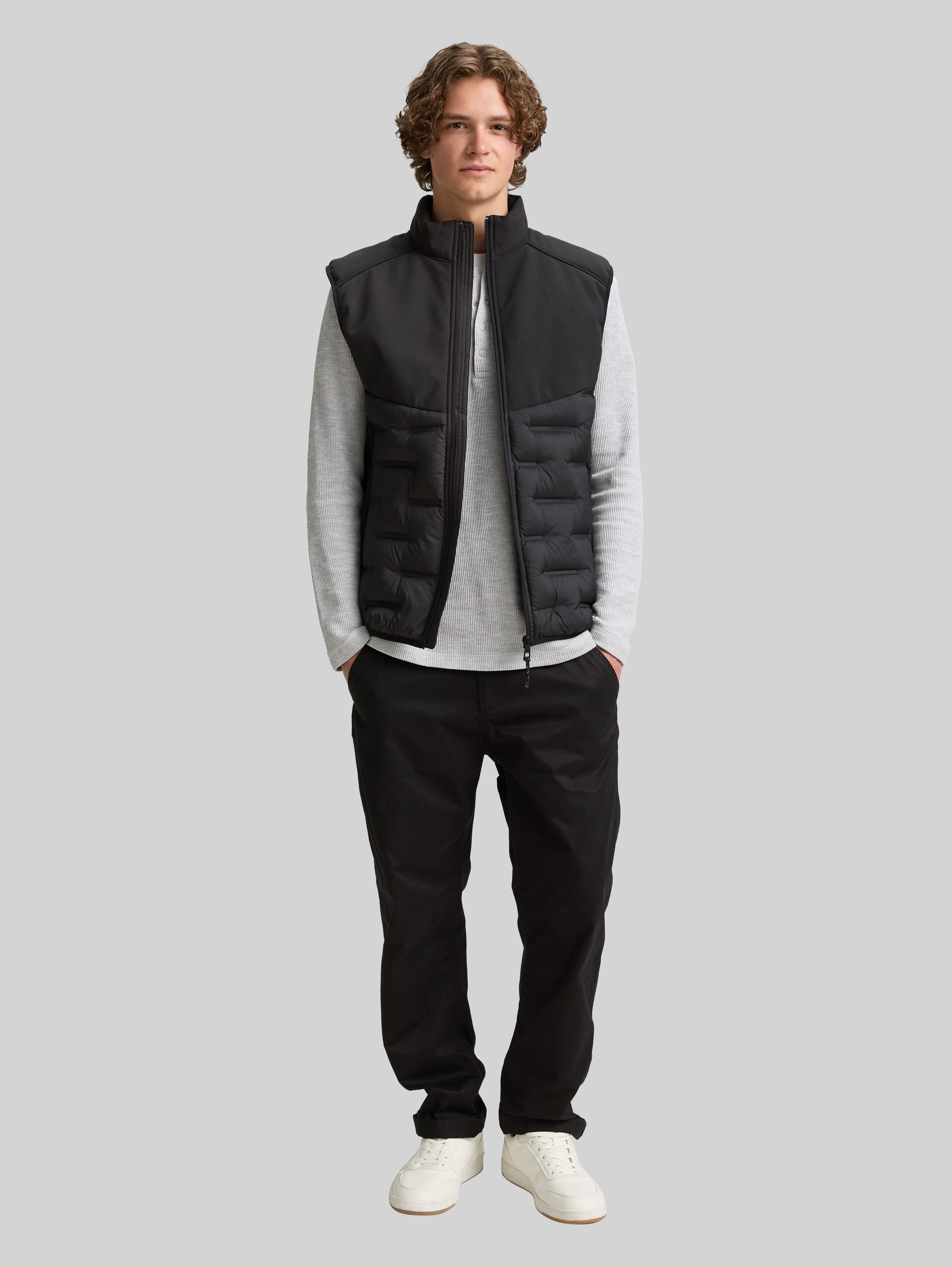 Hybrid quilted waistcoat with stand-up collar - Black - side model view