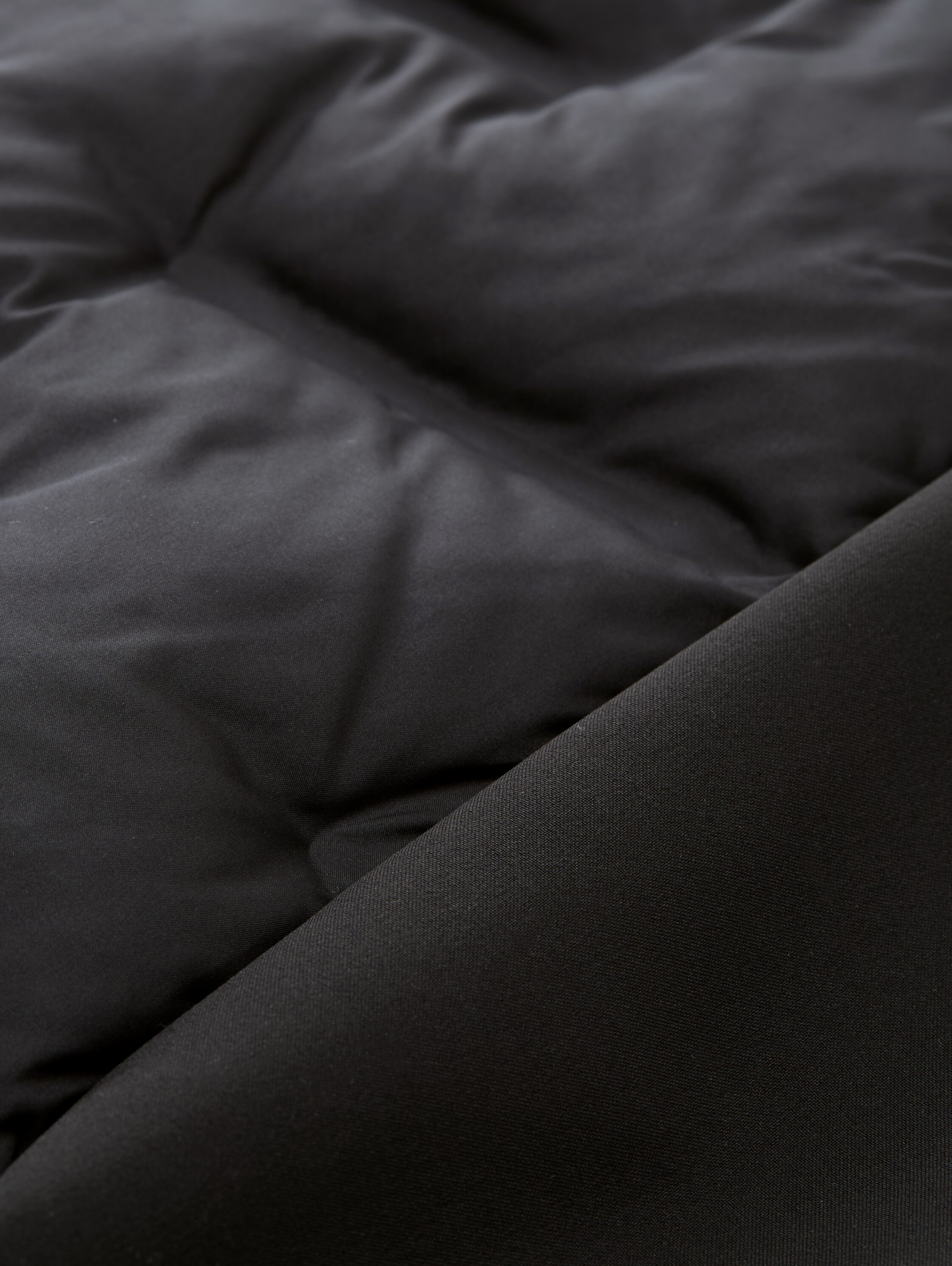 Hybrid quilted waistcoat with stand-up collar - black - 