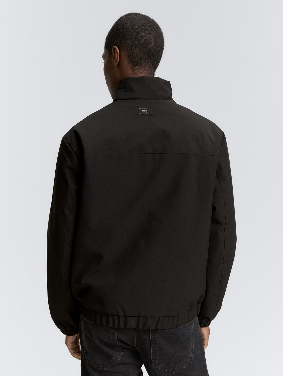 Blouson Jacke mit Stehkragen - Black - Model-Rückansicht
