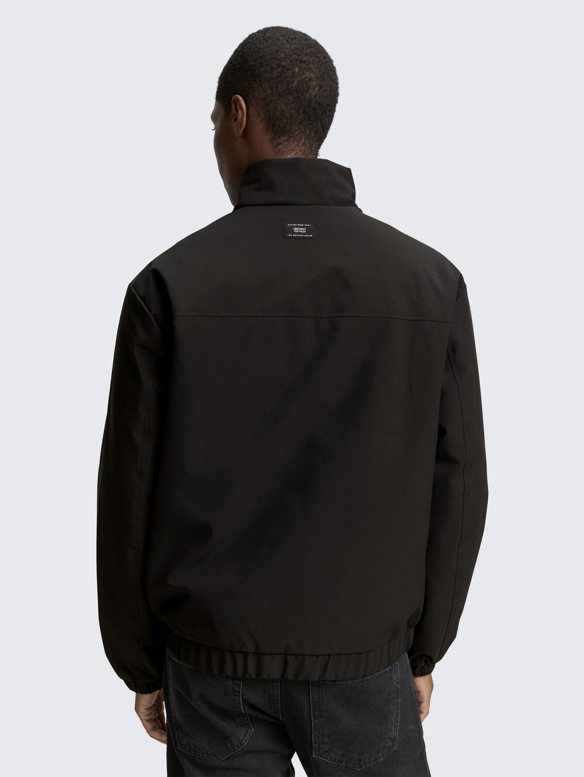 Blouson Jacke mit Stehkragen - Black - Model-Rückansicht