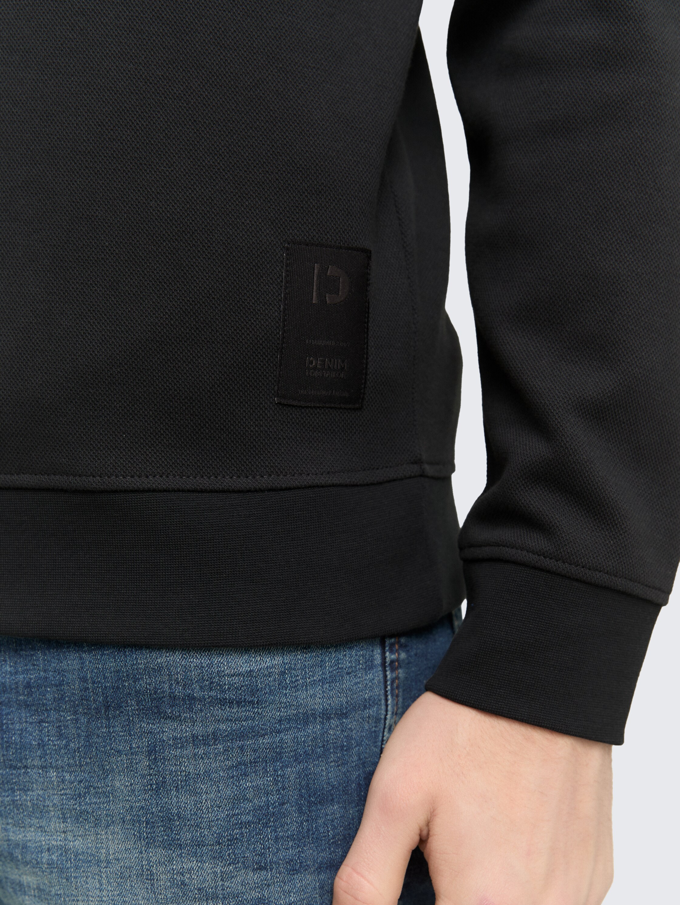 Piqué sweatshirt - Night Watch Black - Detailaanzicht model