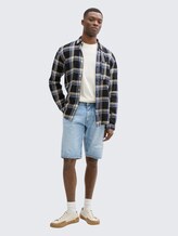 TTPIERS SLIM DESTROYED Jeans Shorts - Destroyed Light Stone Blue Denim - Model-Vorderansicht