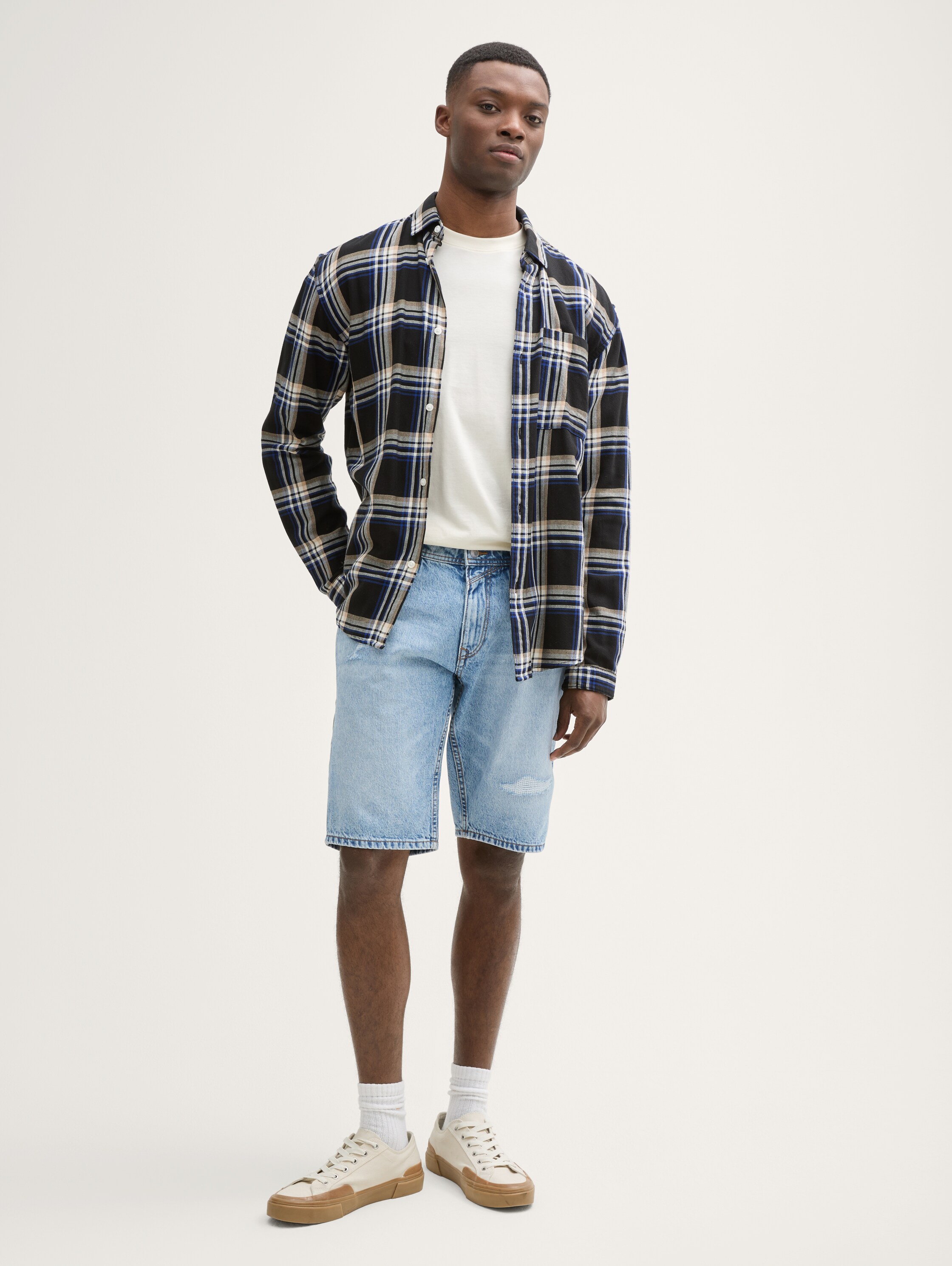 TTPIERS SLIM DESTROYED Jeans Shorts - destroyed_light_stone_blue_denim - 