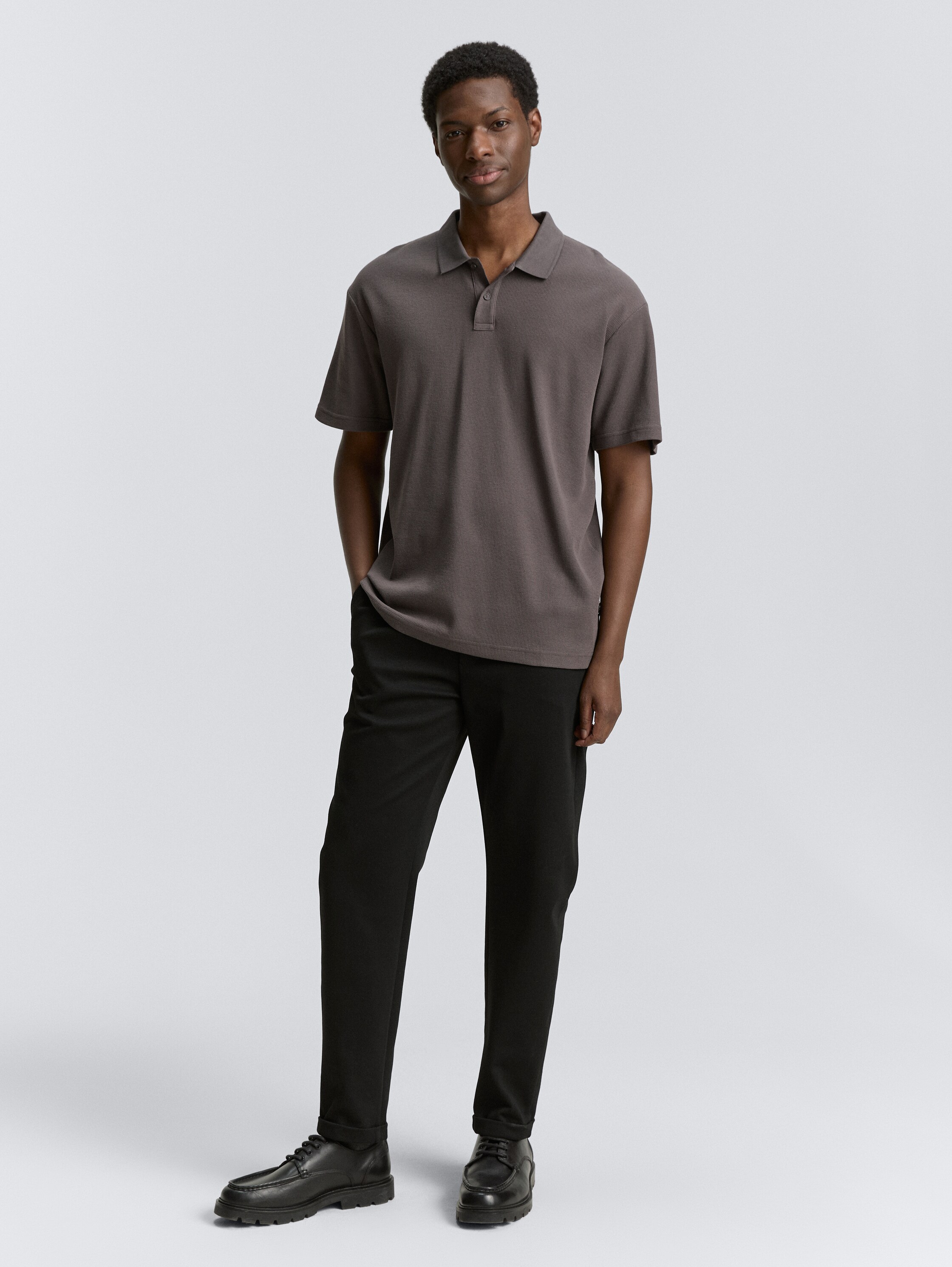 Relaxed Fit Poloshirt mit Waffelstruktur - pavement_grey - 