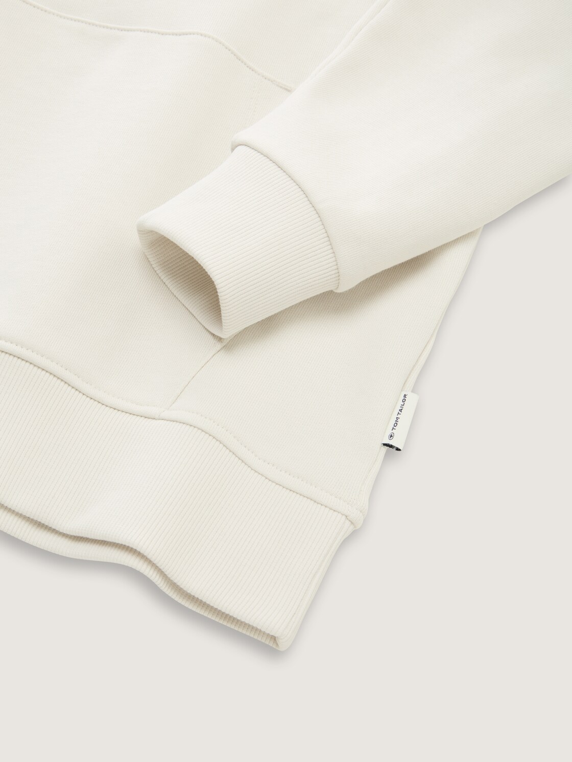 Hoodie Sweatshirt mit Rückenprint - greyish white - Detail-Model-Ansicht