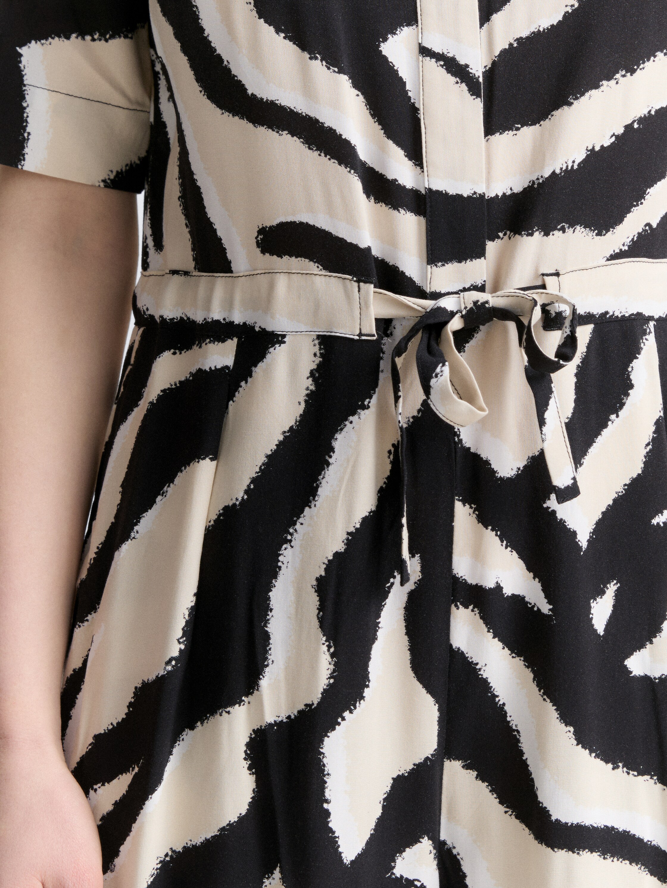 Jumpsuit mit Muster - abstract_beige_zebra - 