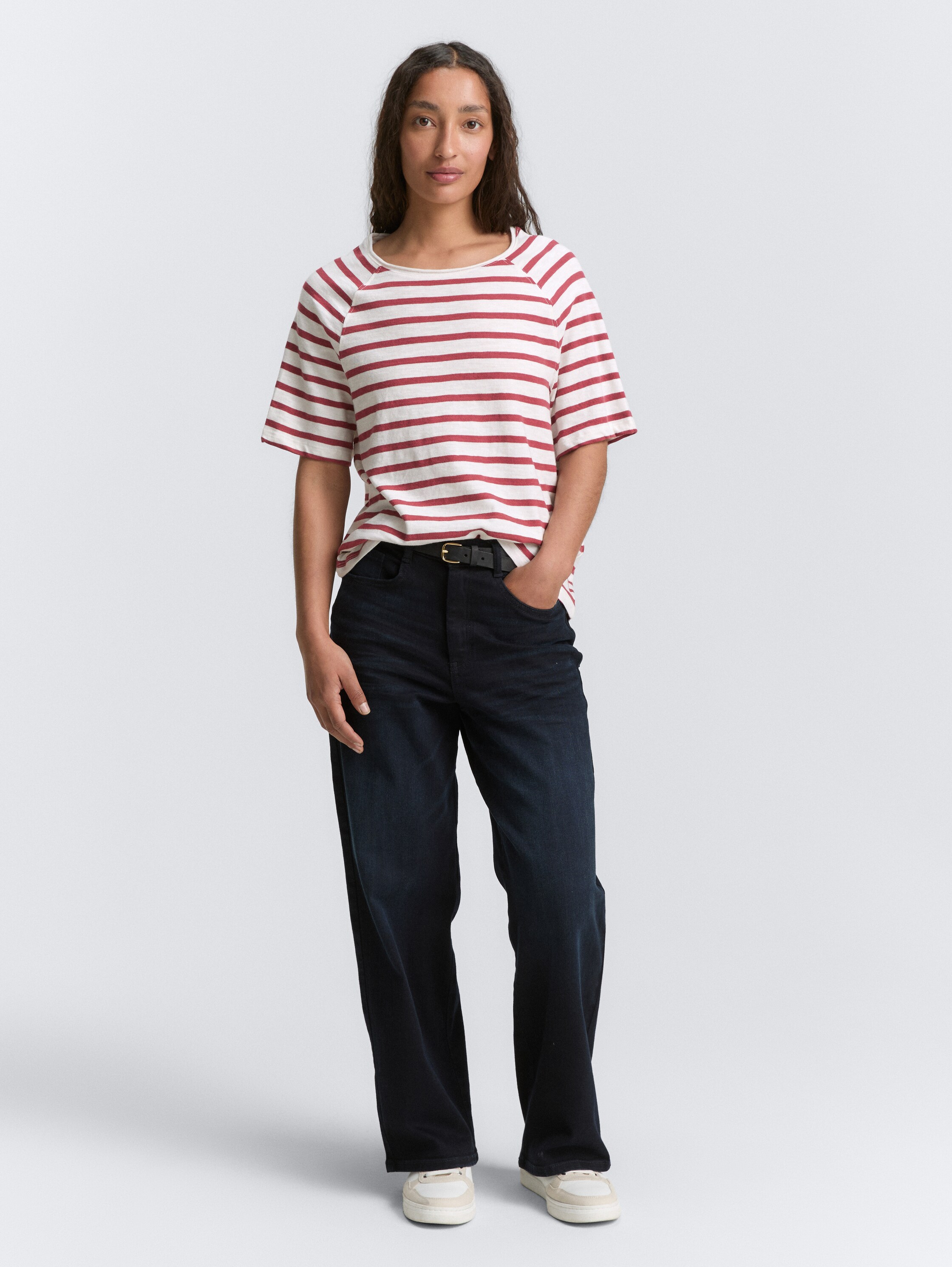 Raglan T-Shirt mit Streifenmuster - offwhite_deep_red_stripe - 