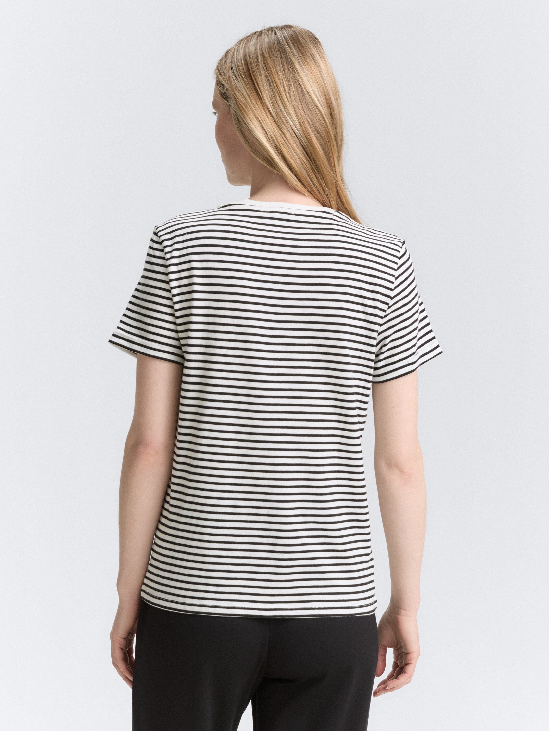 T-Shirt mit Streifenmuster - black_white_irregular_stripe - 