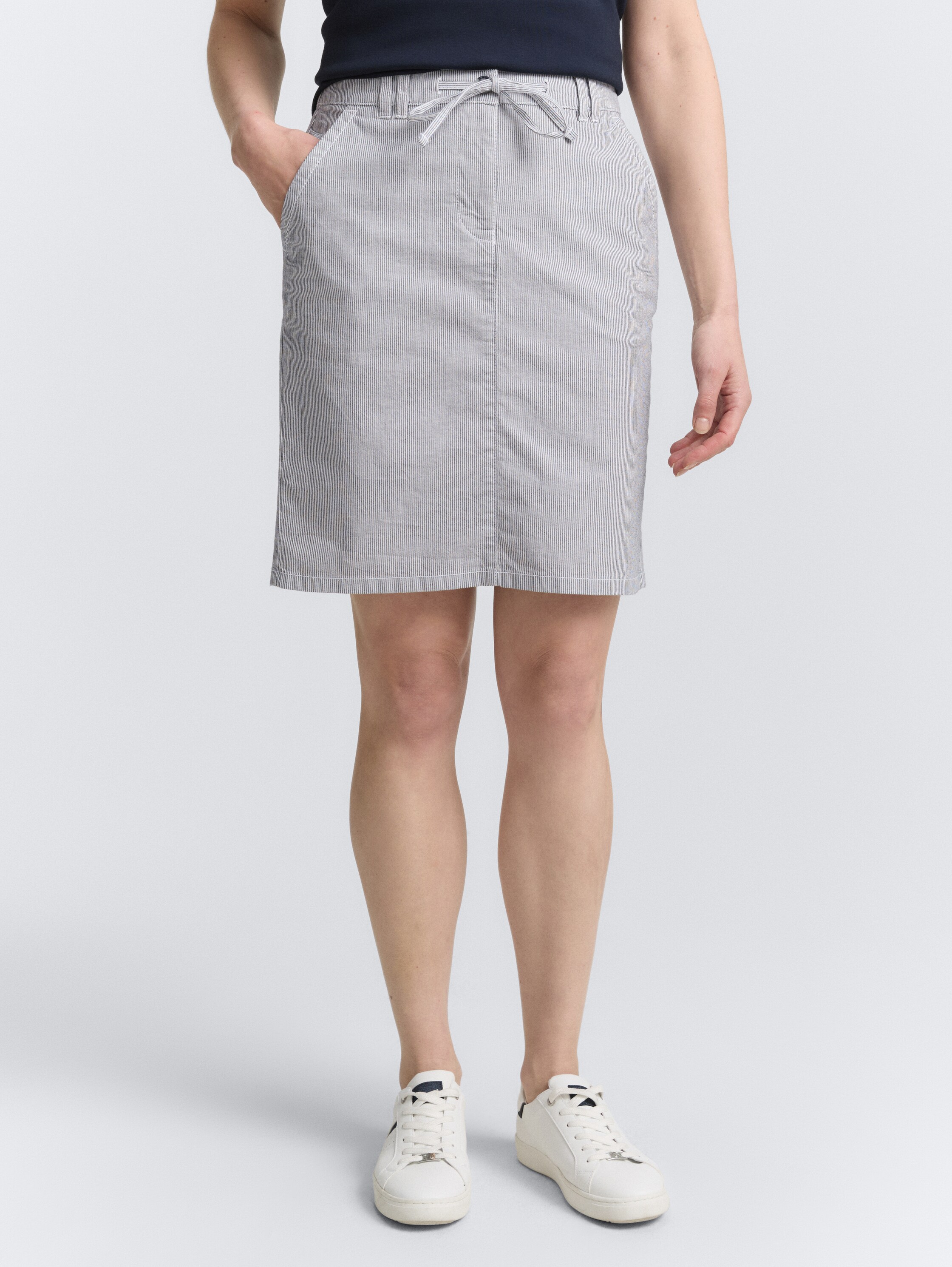 Chino Rock mit Kordelzug - delicate_navy_white_stripe - 