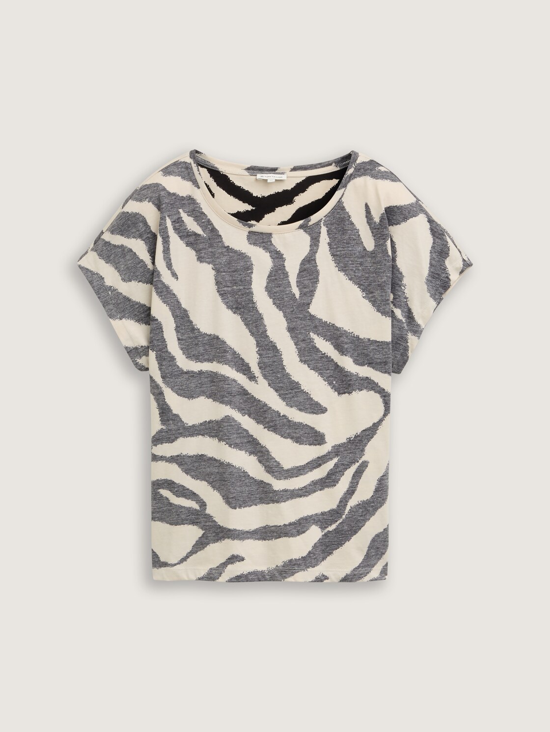 T-Shirt mit Inside-Out Print - inside printed beige zebra - Vorder-Produkt-Ansicht