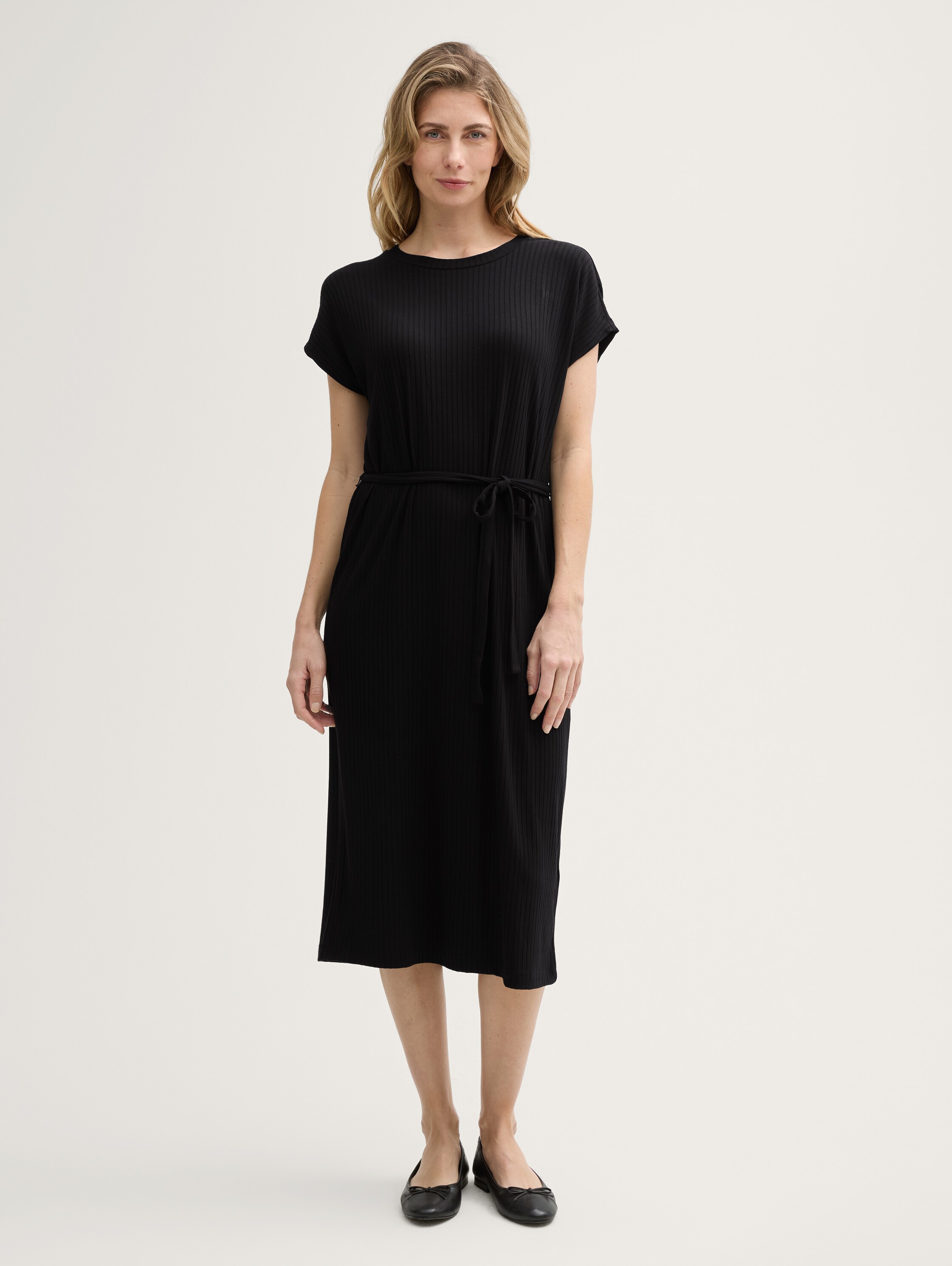 Ribbed midi dress with belt - deep_black_1 - 