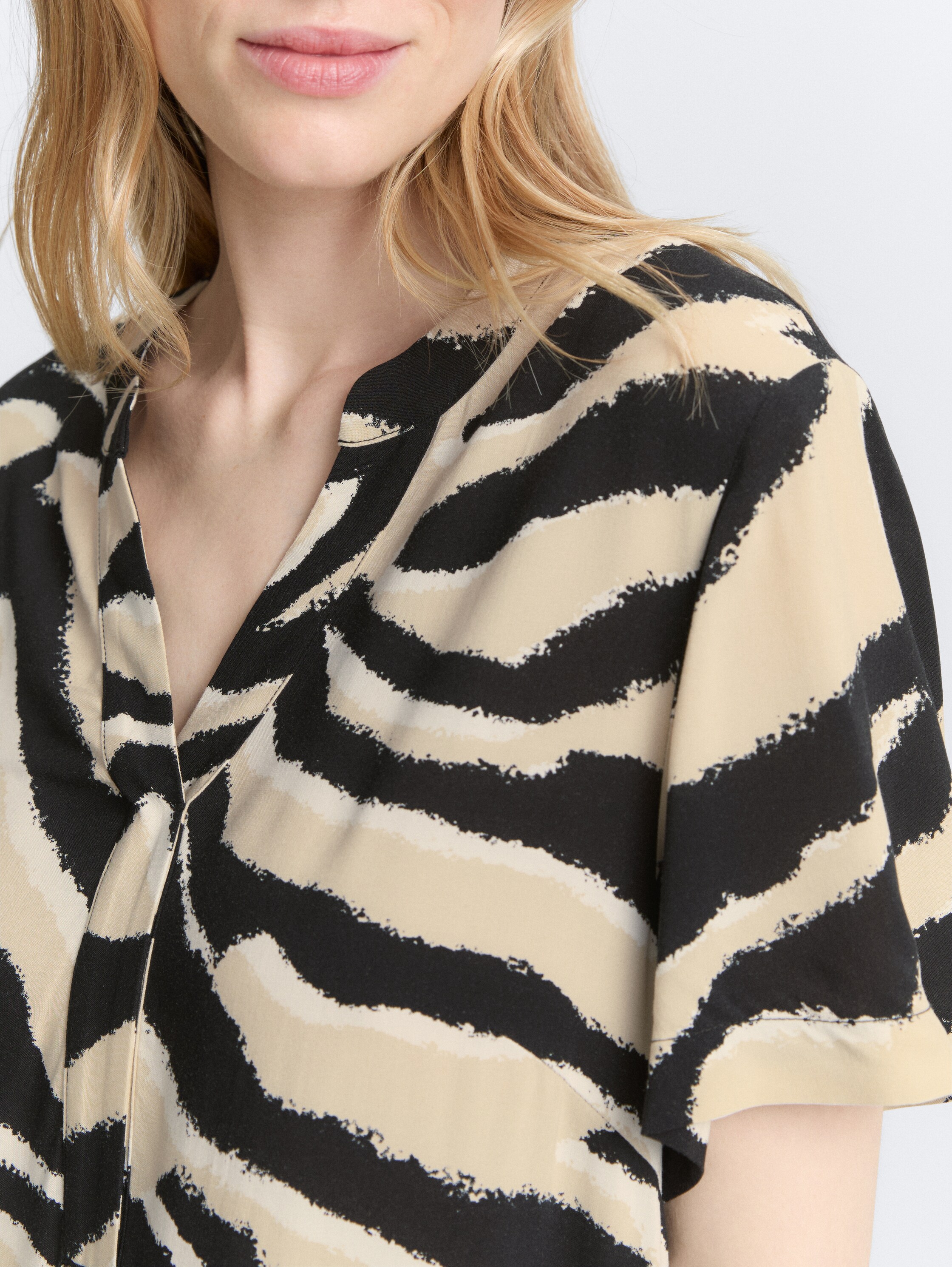 Kleid aus Viskose - abstract_beige_zebra - 