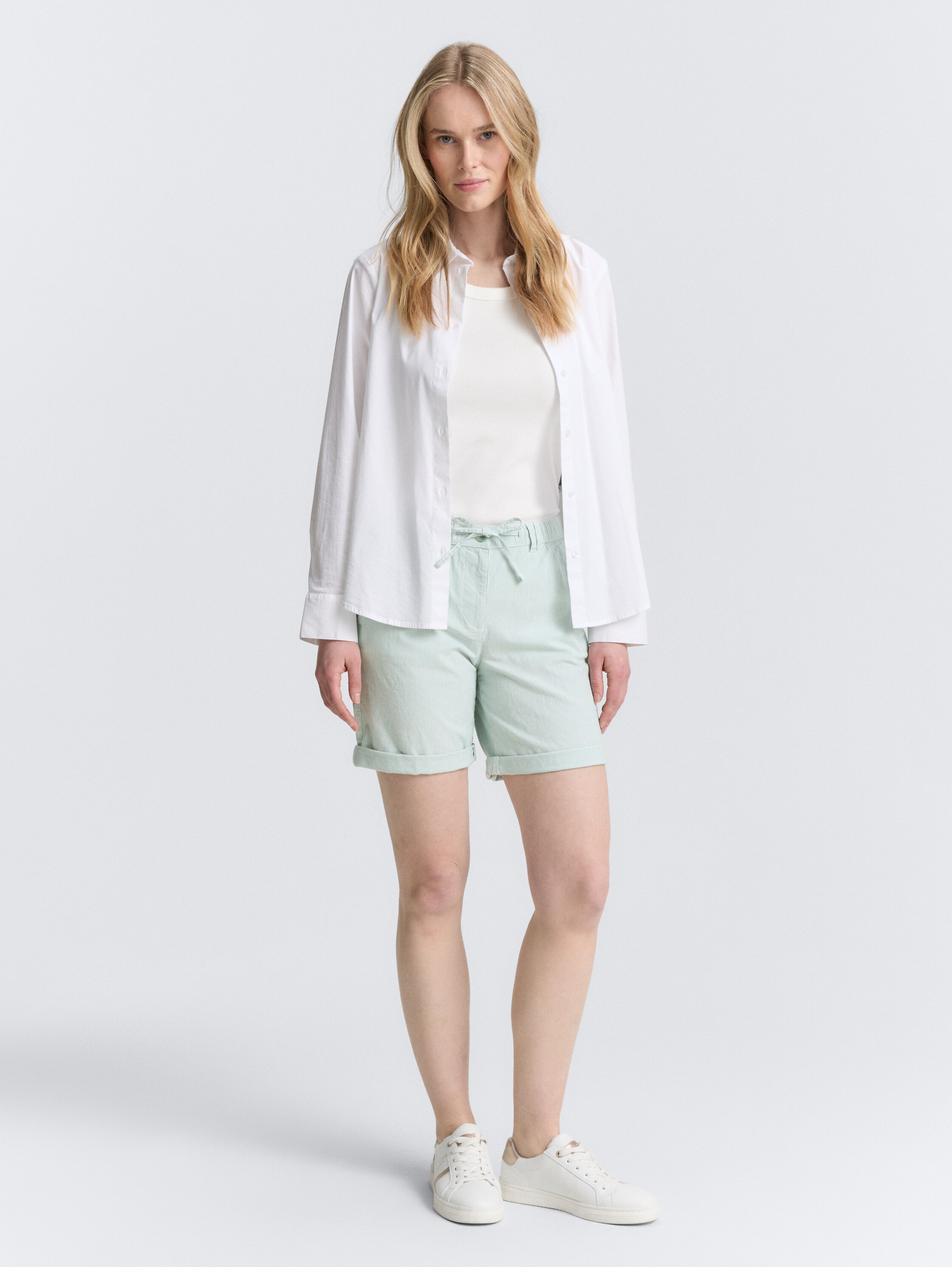 Chino Bermuda Shorts mit Kordelzug - 1