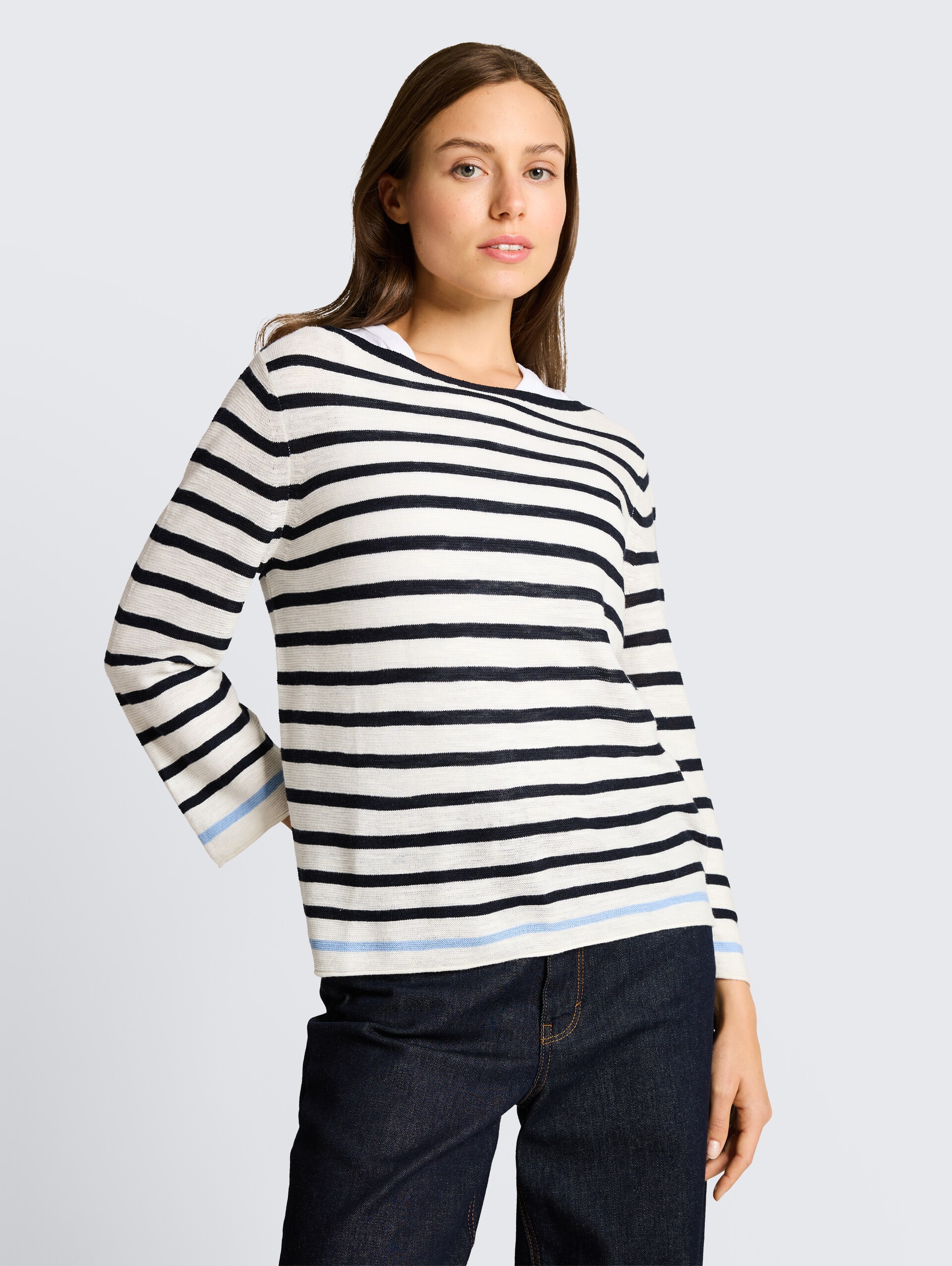 Strickpullover mit Streifenmuster - navy offwhite blue stripe - Ausschnitt Model-Vorderansicht