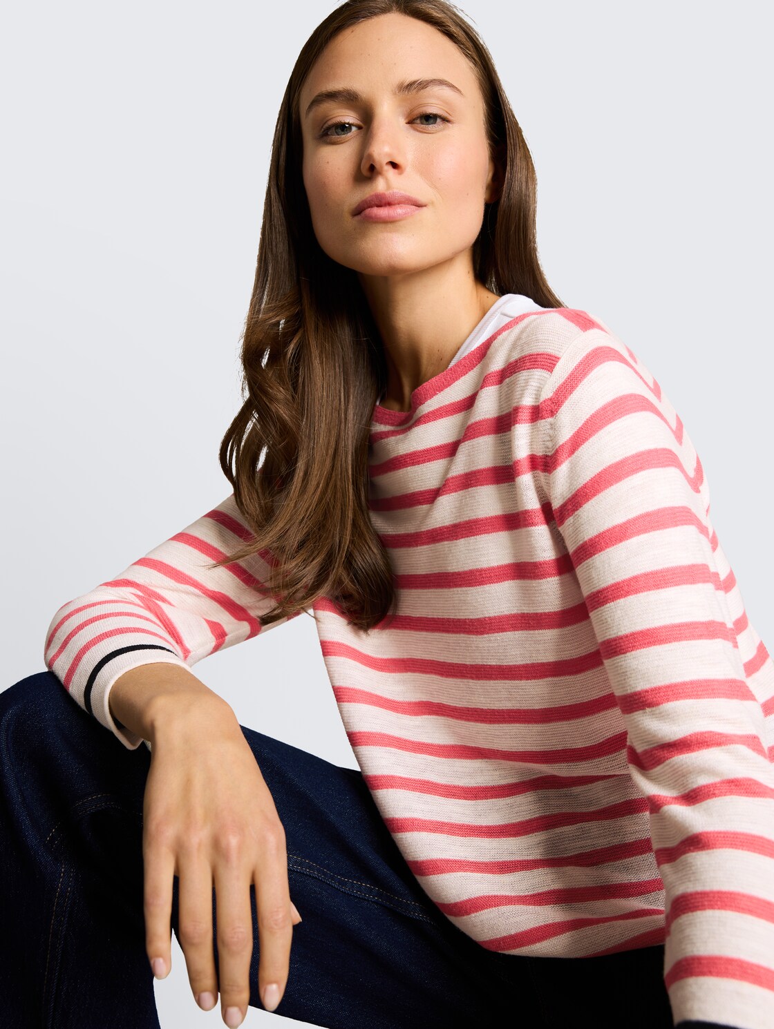 Strickpullover mit Streifenmuster - coral offwhite navy stripe - Detail-Model-Ansicht