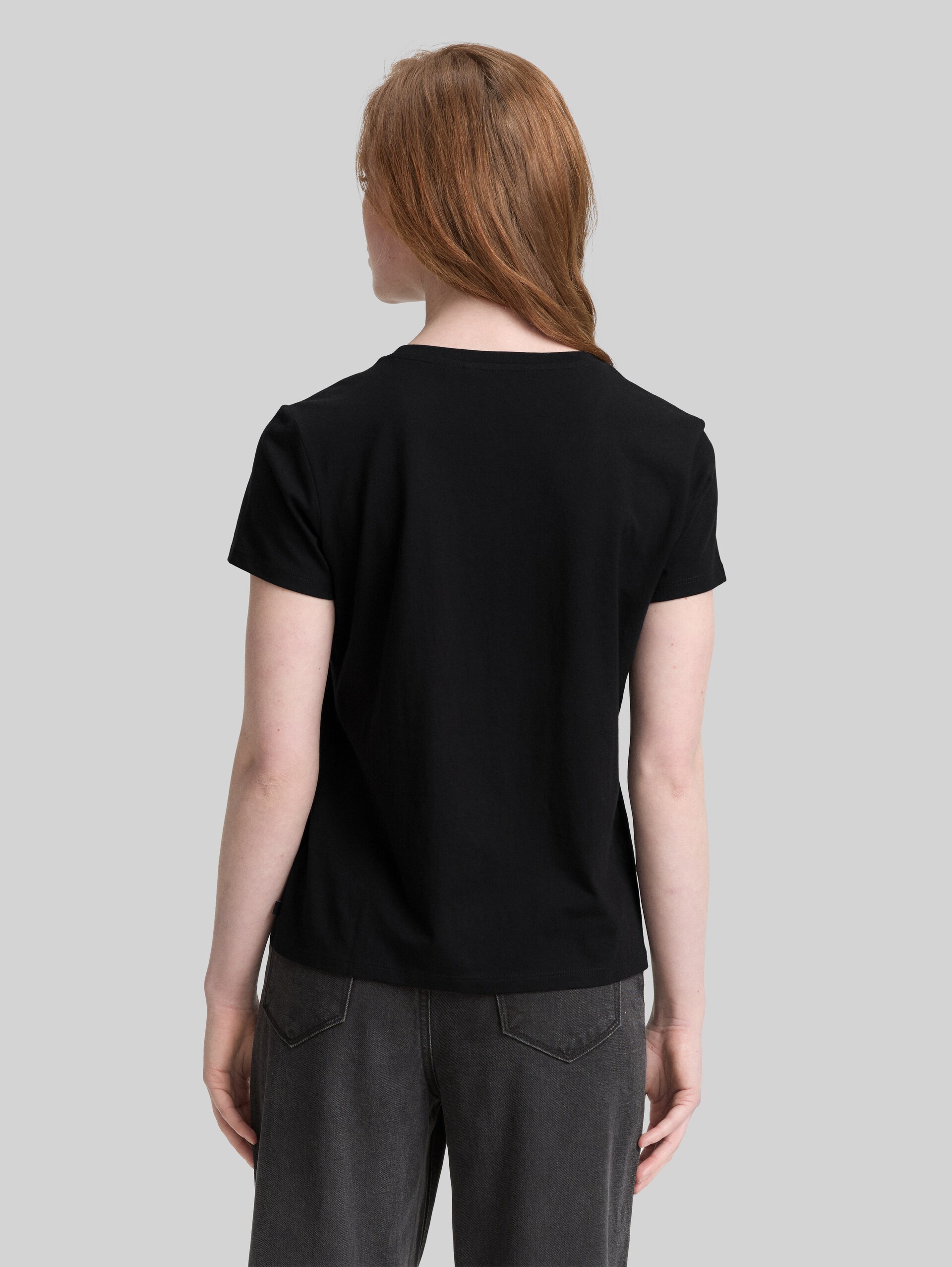 T-shirt with print - deep black - Neckline model-back view
