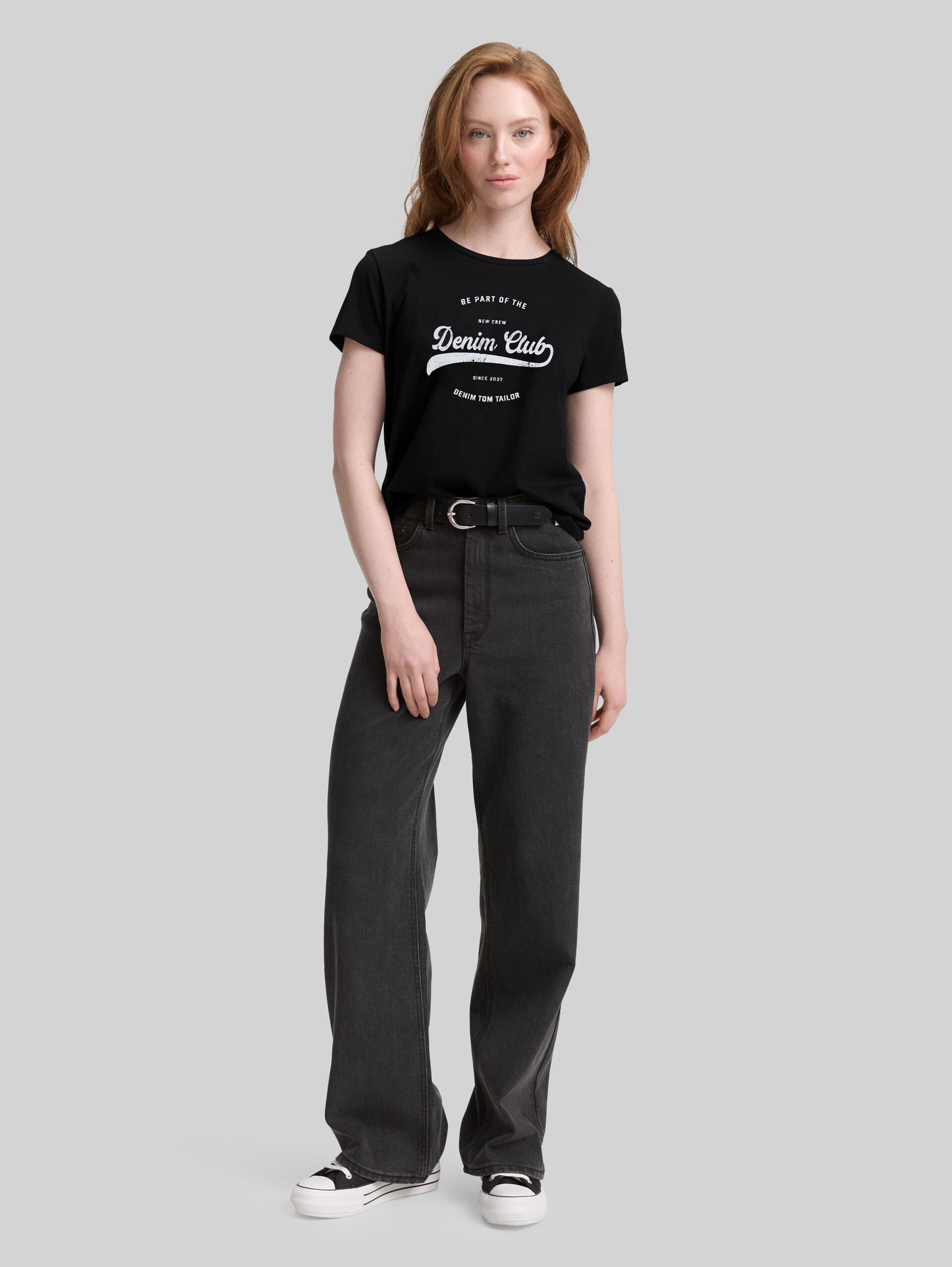 T-shirt with print - deep black - Model front view