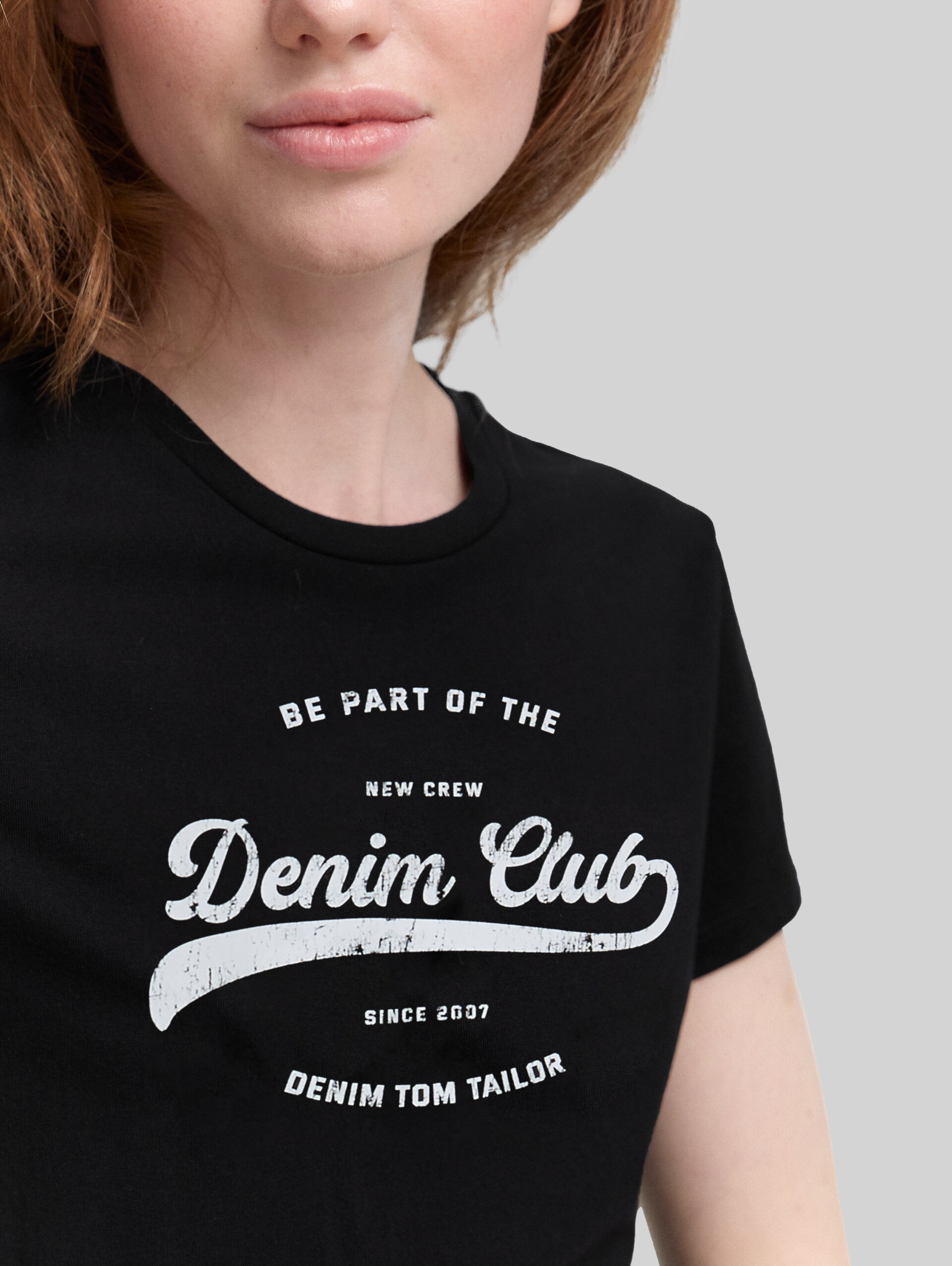 T-shirt with print - deep black - Detail model view