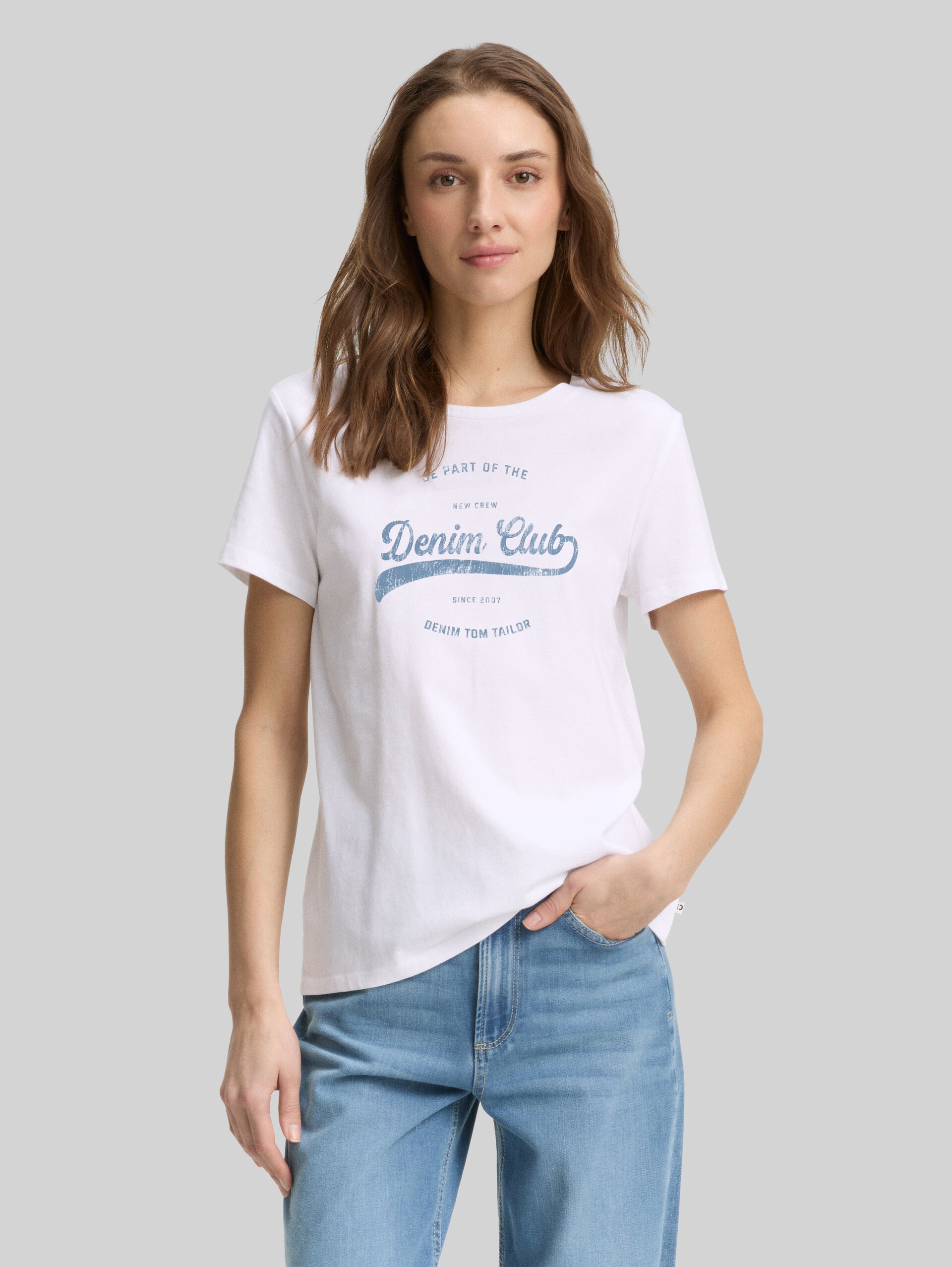 T-shirt with print - White - Neckline model front view