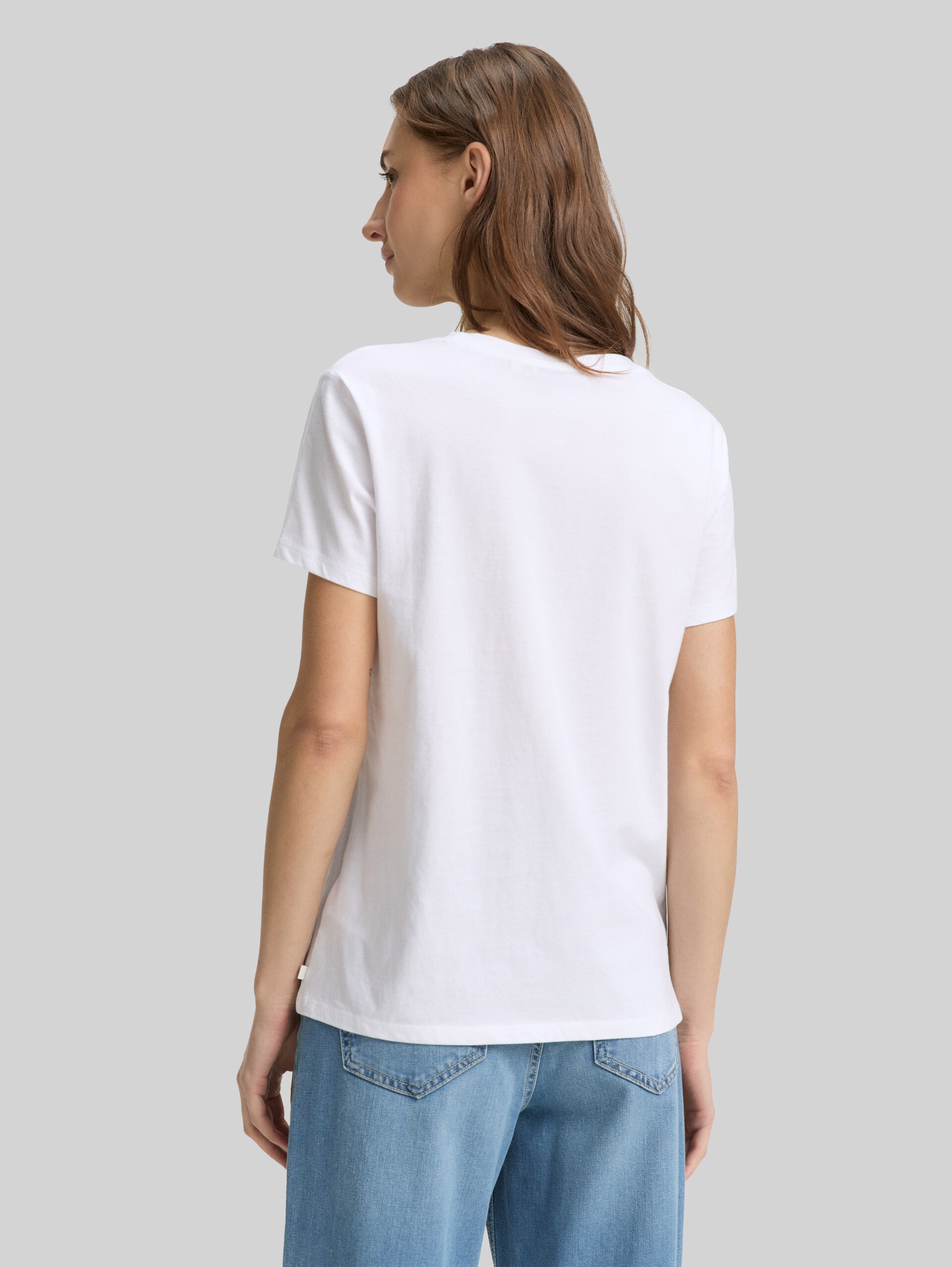 T-shirt with print - White - Neckline model-back view