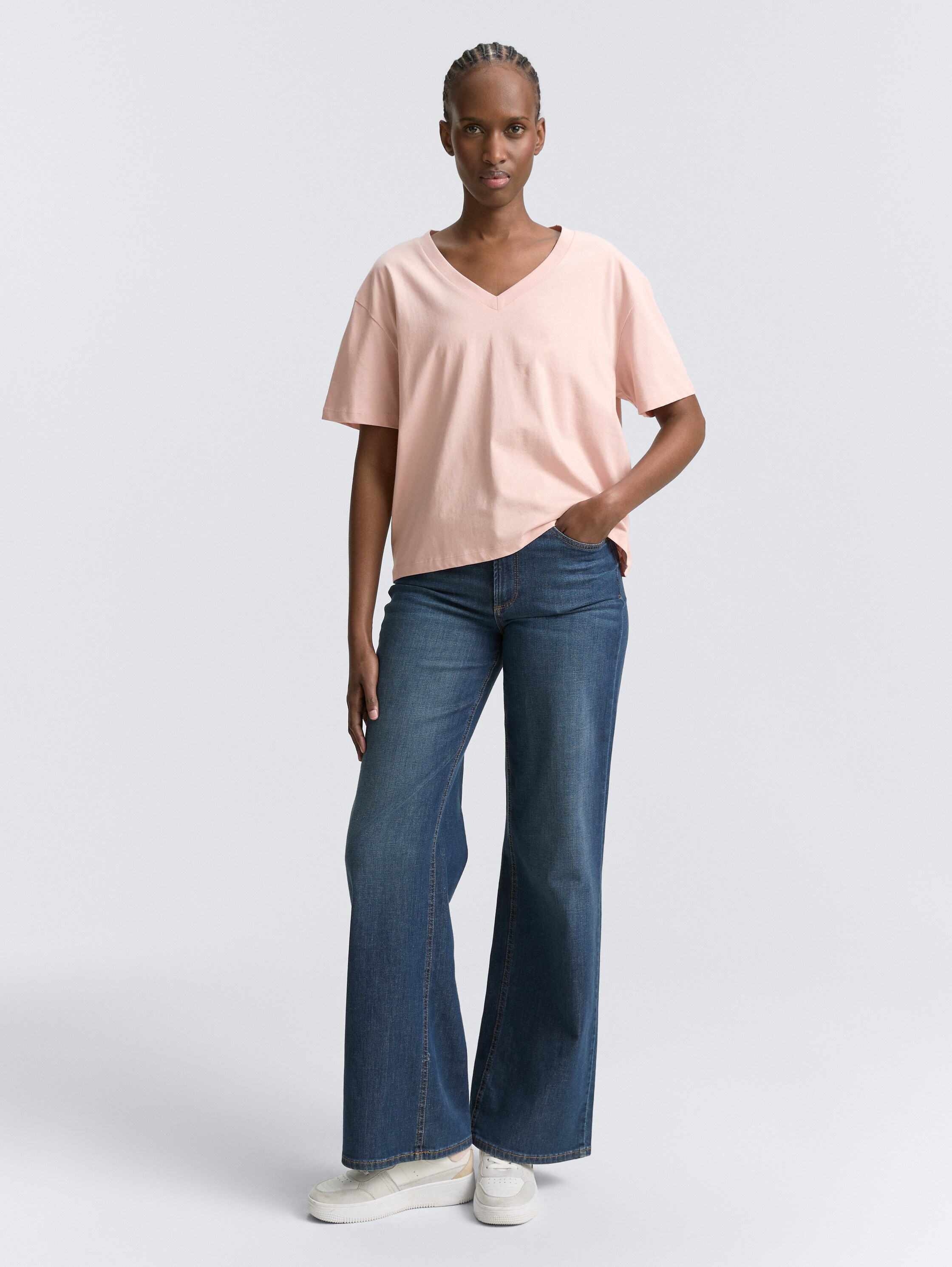 Boxy Fit T-Shirt mit V-Ausschnitt - rose_smoke - 