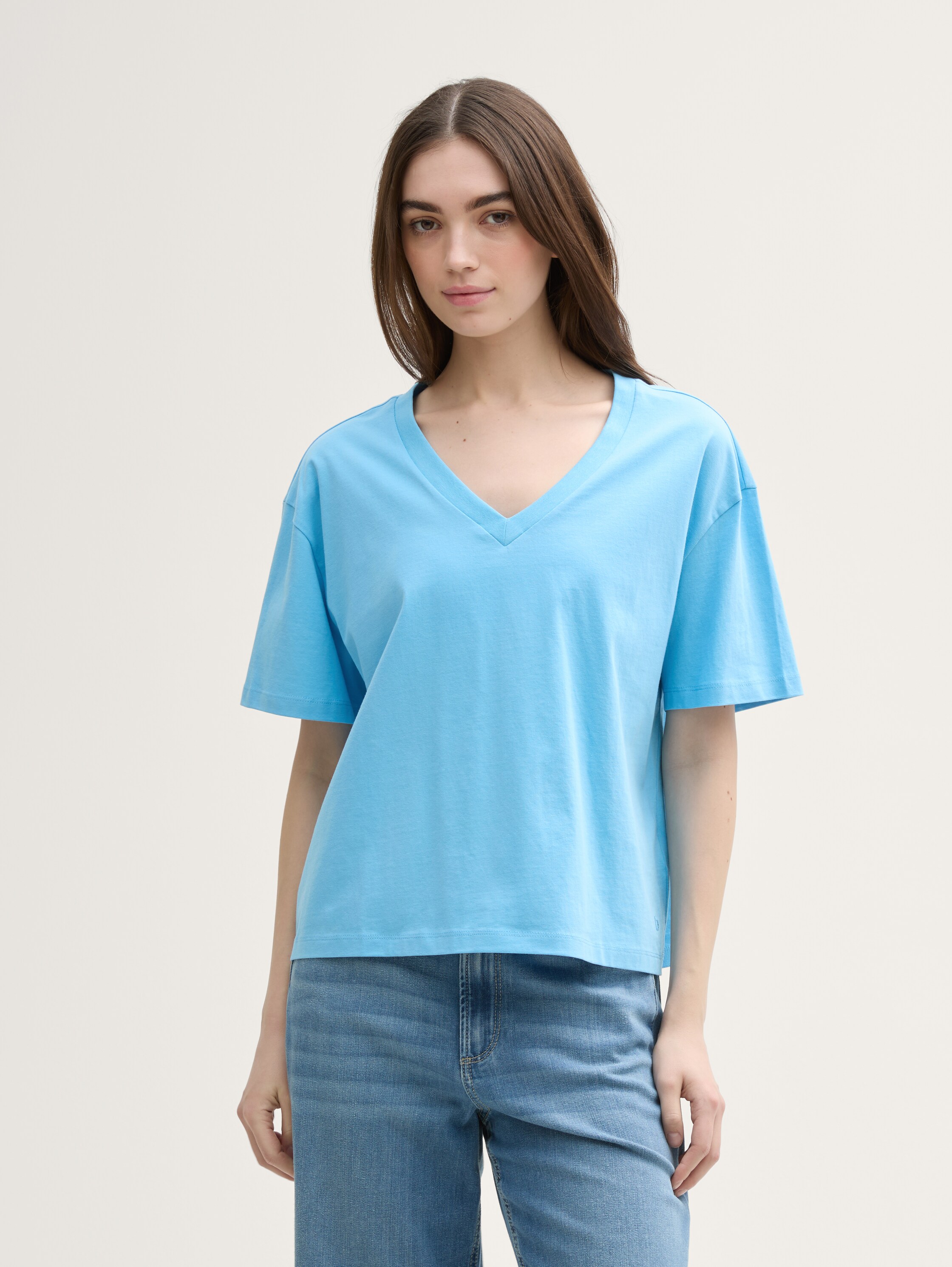 Boxy Fit T-Shirt mit V-Ausschnitt - clear_light_blue - 