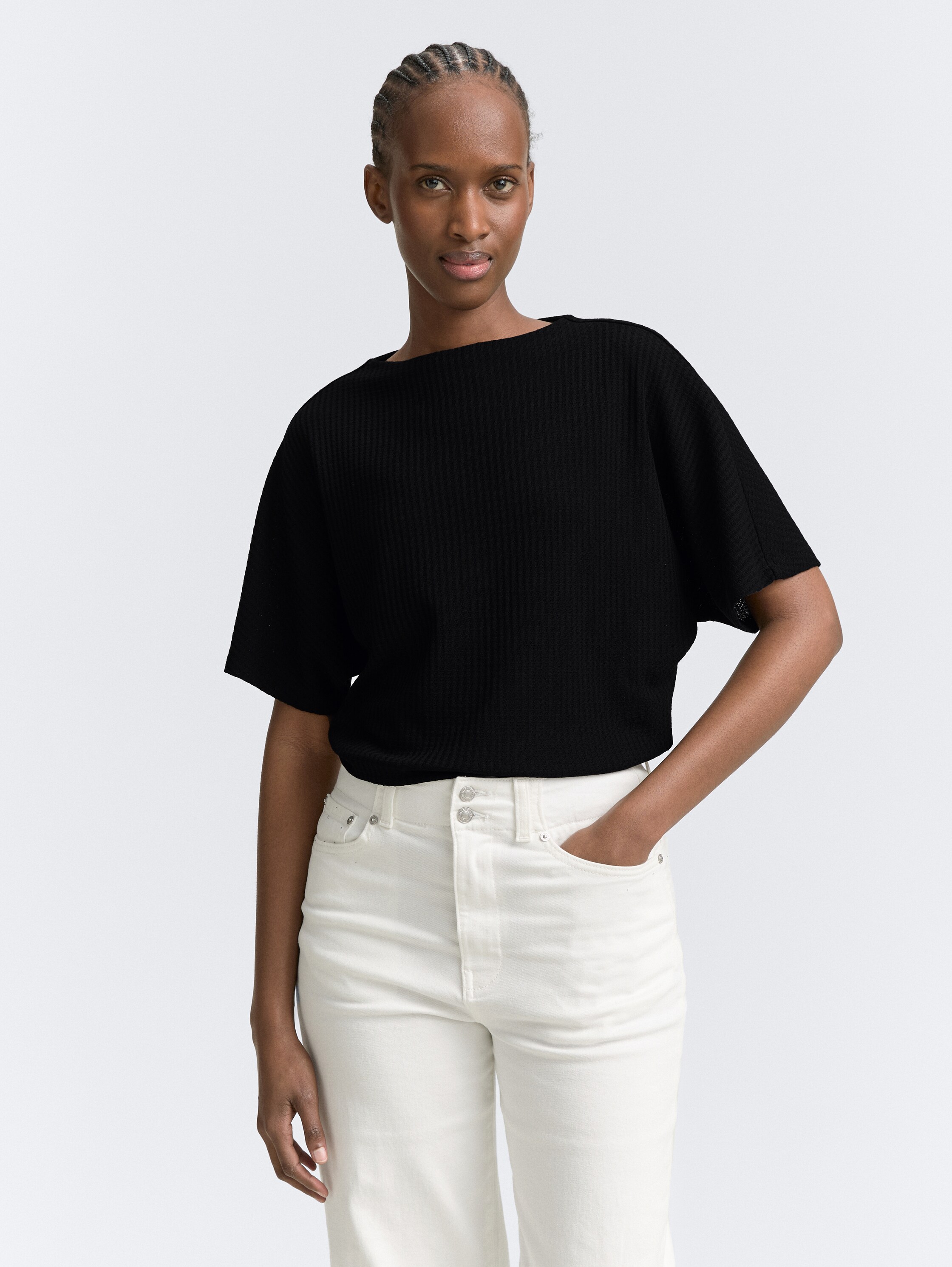 Loose fit T-shirt with batwing sleeves - deep_black_1 - 