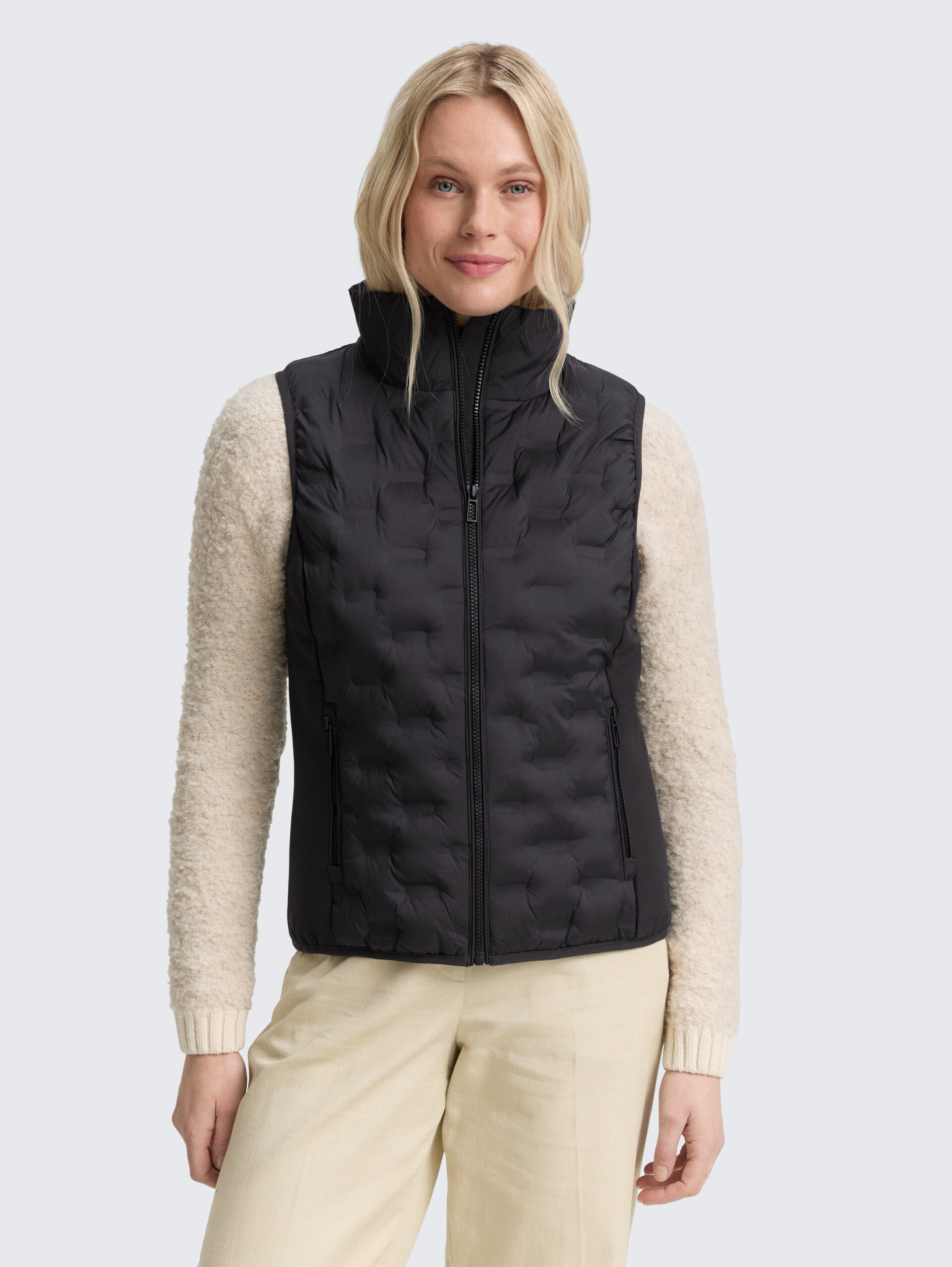 Lightweight Steppweste mit Stehkragen - deep black - Model-Vorderansicht